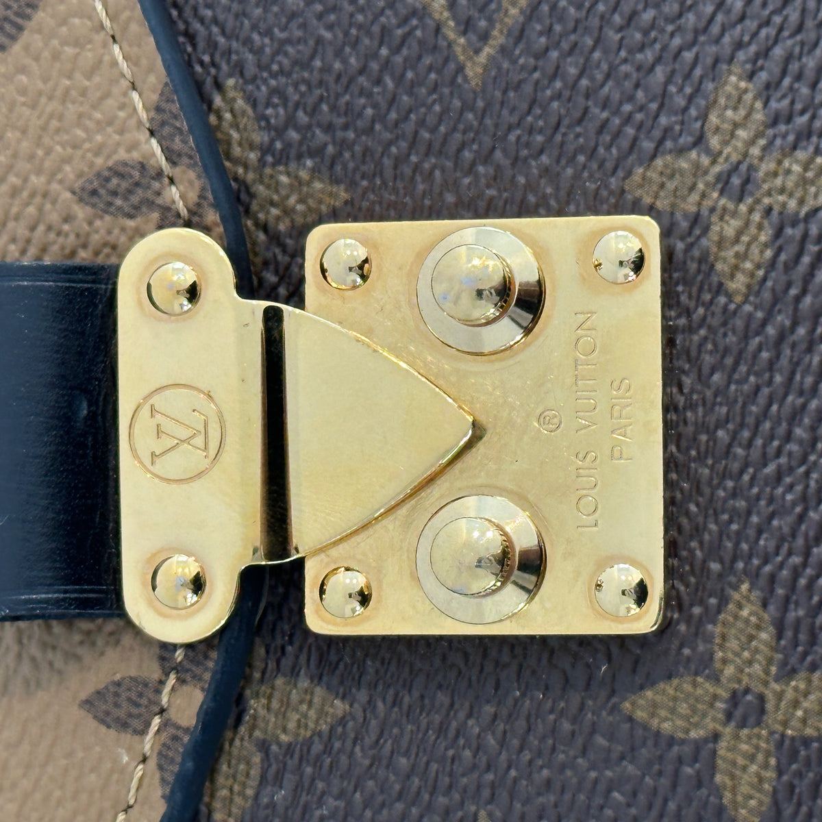 Louis Vuitton Pochette Metis Bag (RRP £2060) | Authentic Preloved