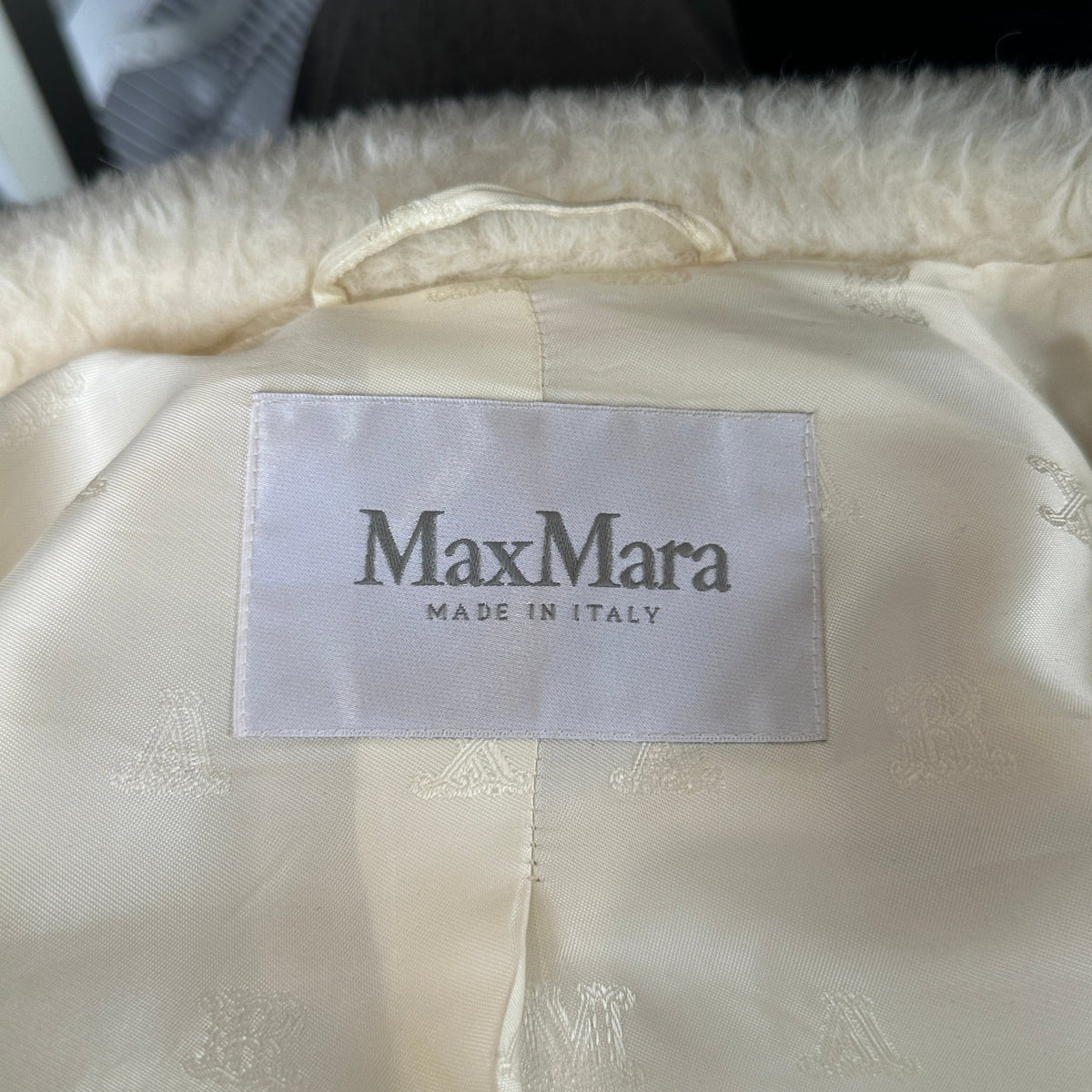 Max Mara Short Cream Teddy (RRP £2200) | Authentic Preloved - Reloved Again