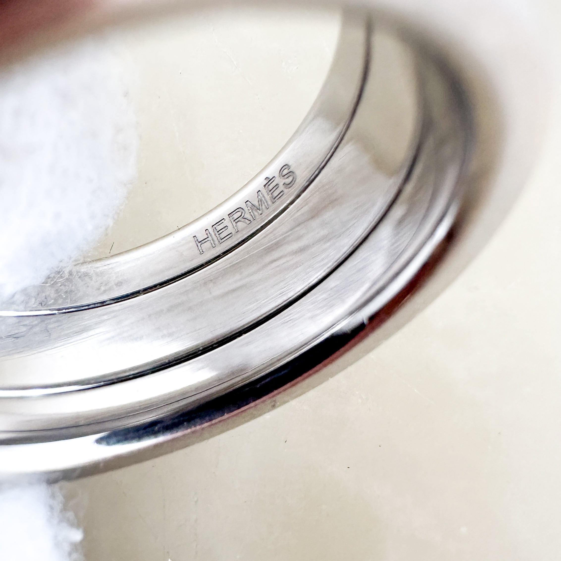 Hermès Bague Email MM Uni Ring in Palladium-Plated Metal – Size 57 (RRP £350) | Authentic Preloved FINAL SALE
