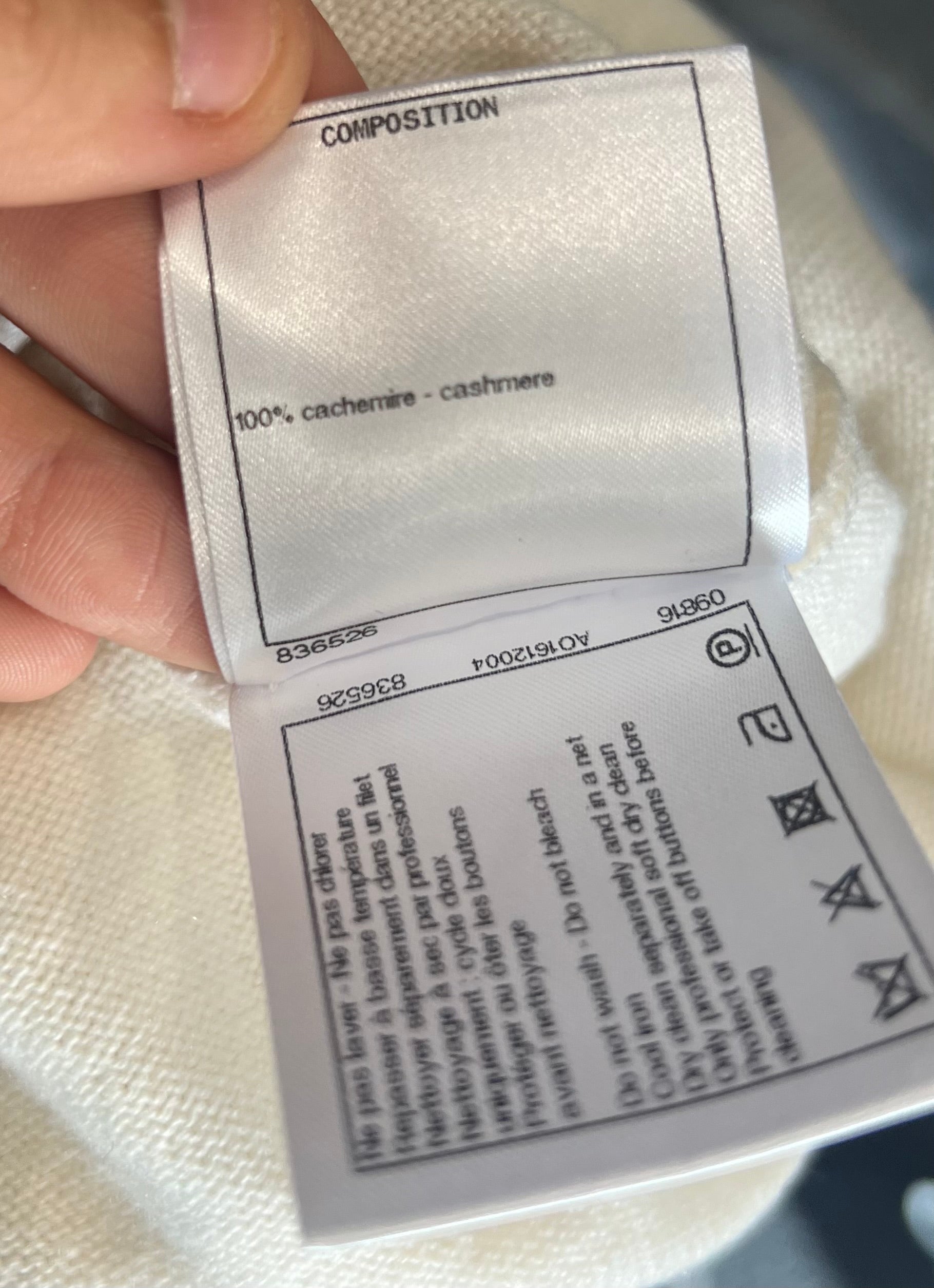 Chanel Cruise White and Blue Cashmere Sweater RRP £1500 | Authentic Preloved