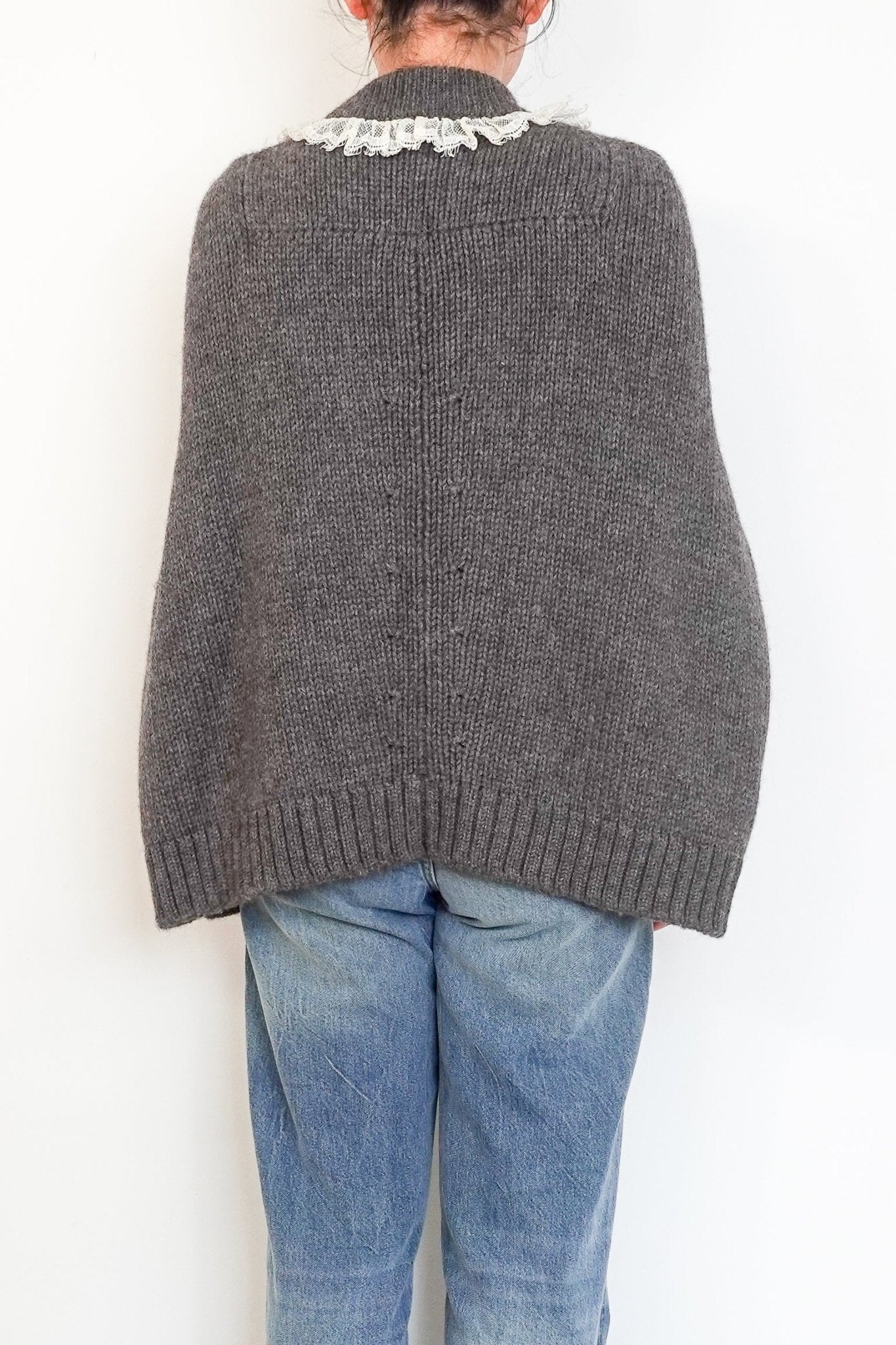 Isa Arfen Grey Alpaca Wool Cape with a White Frill Collar RRP £700 | Authentic Preloved