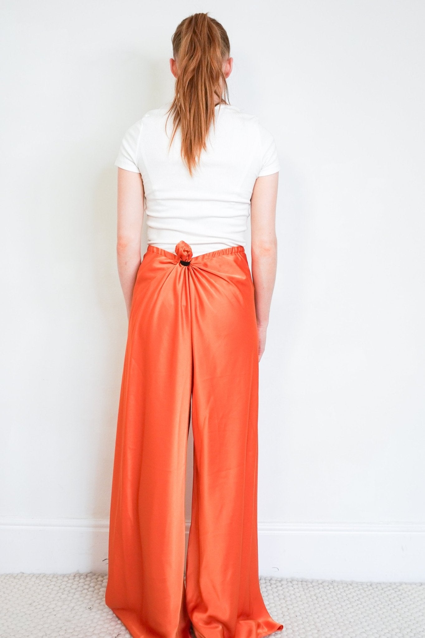【新品 レア】COTTON SATIN BACK TROUSERS ORANGE La Ligne Orange Satin Wide Leg Trousers (RRP £250) | Authentic Prelove