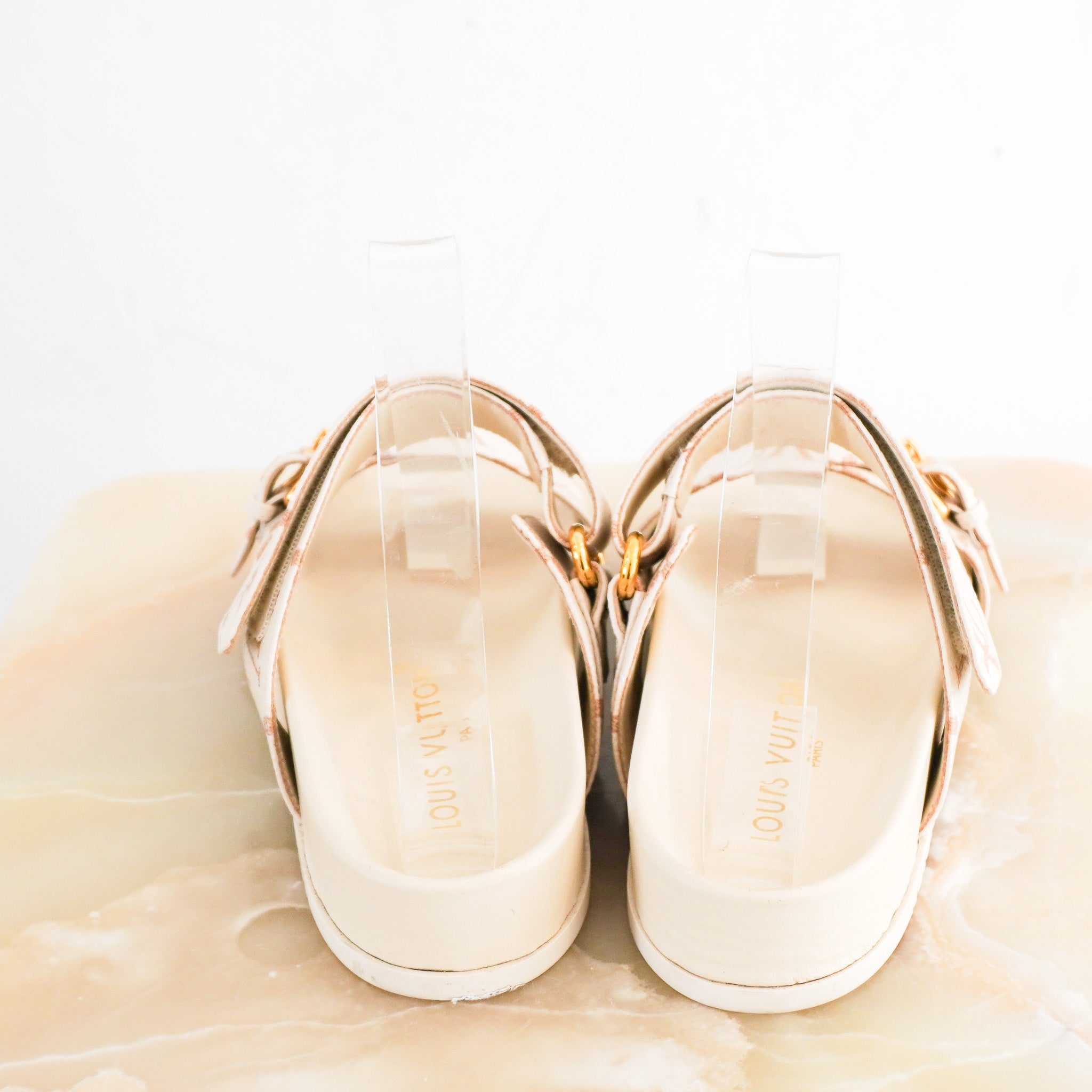 Louis-Vuitton-Bom-Dia-Flat-Comfort-Mules-back-picture