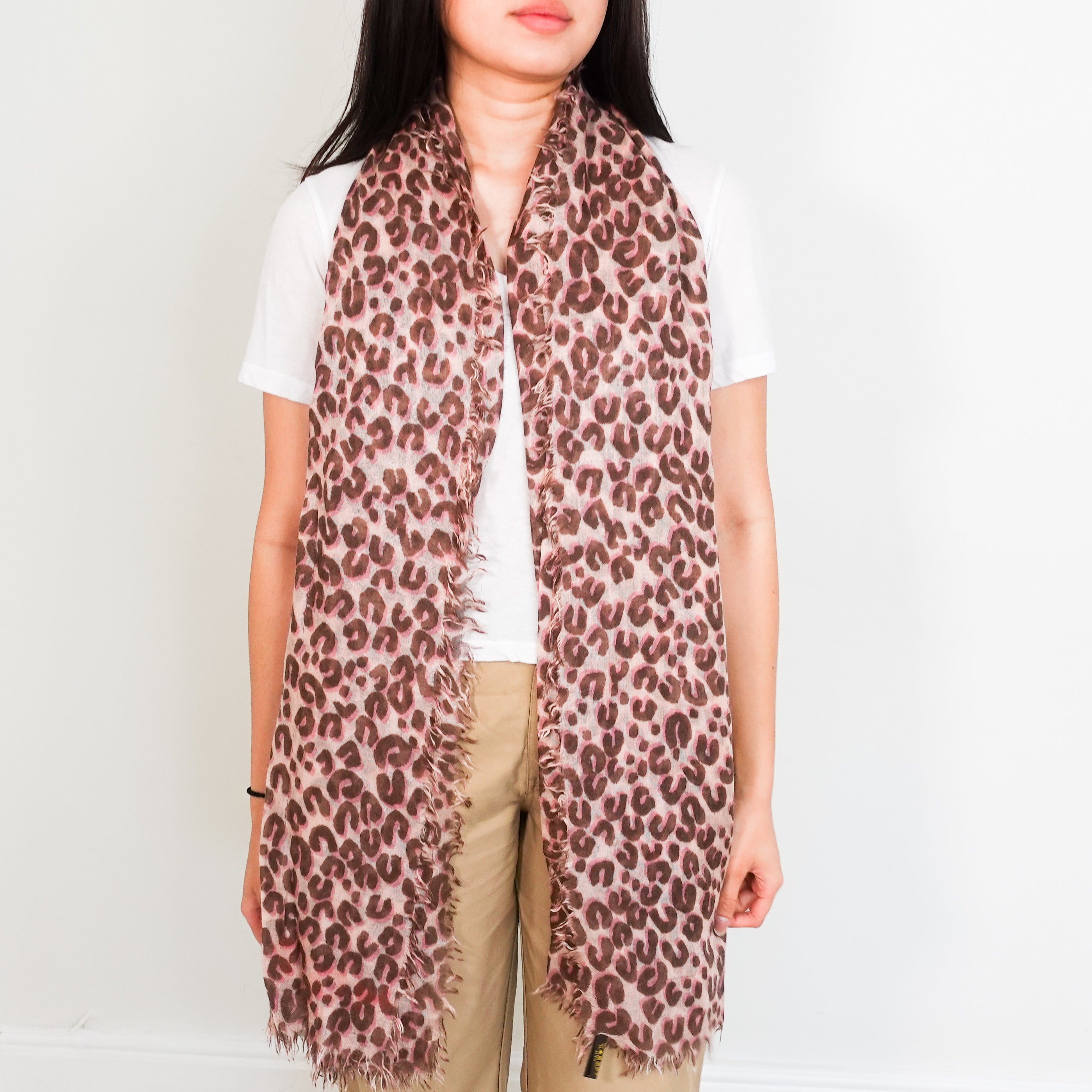 Louis-Vuitton-Brown-and-Pink-Sprouse-Leopard-Print-Scarf-model-picture-Chelsea-London