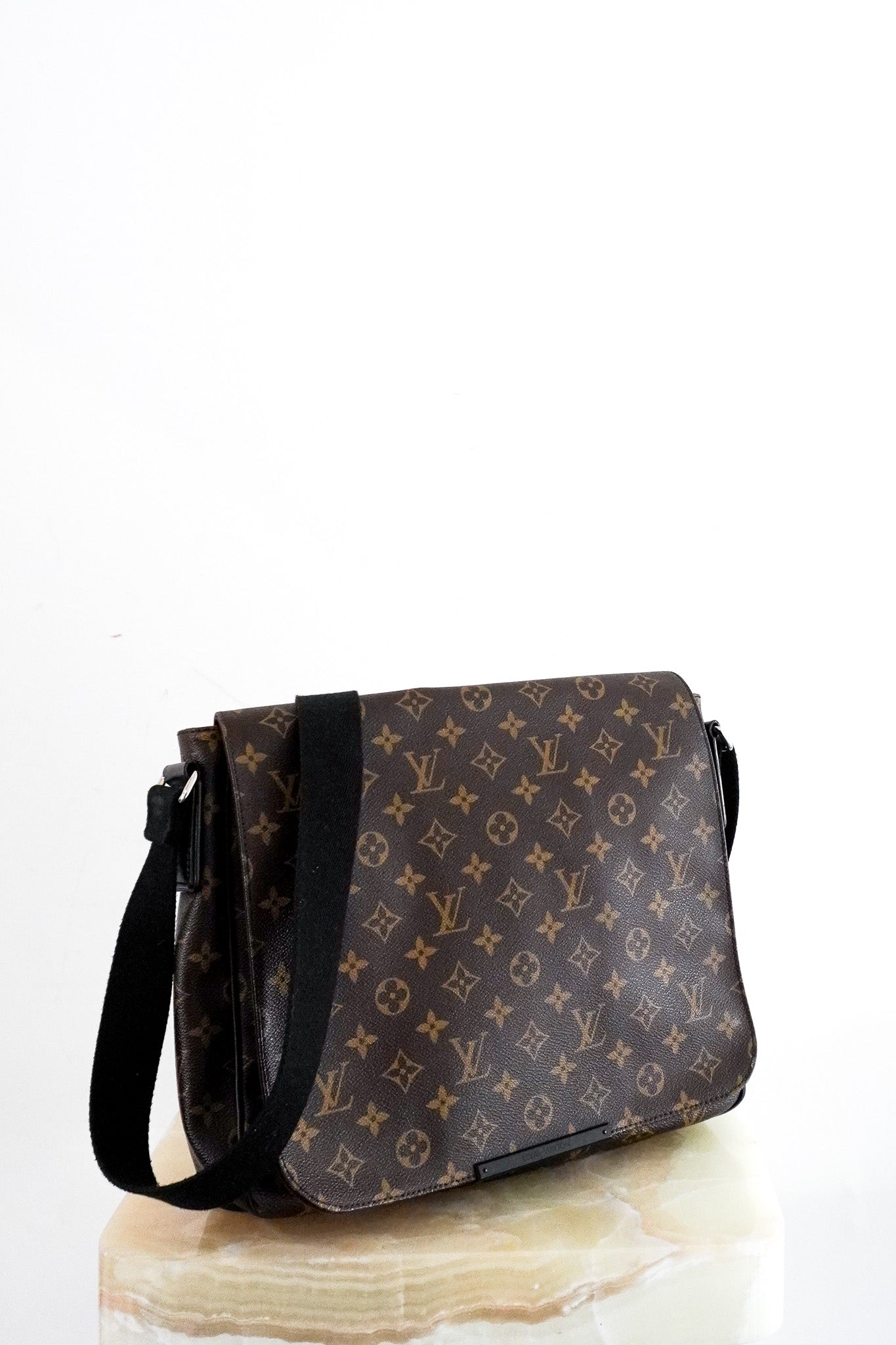 Louis Vuitton District MM Monogram Canvas Messenger Bag RRP £1760 | Authentic Preloved - Reloved Again