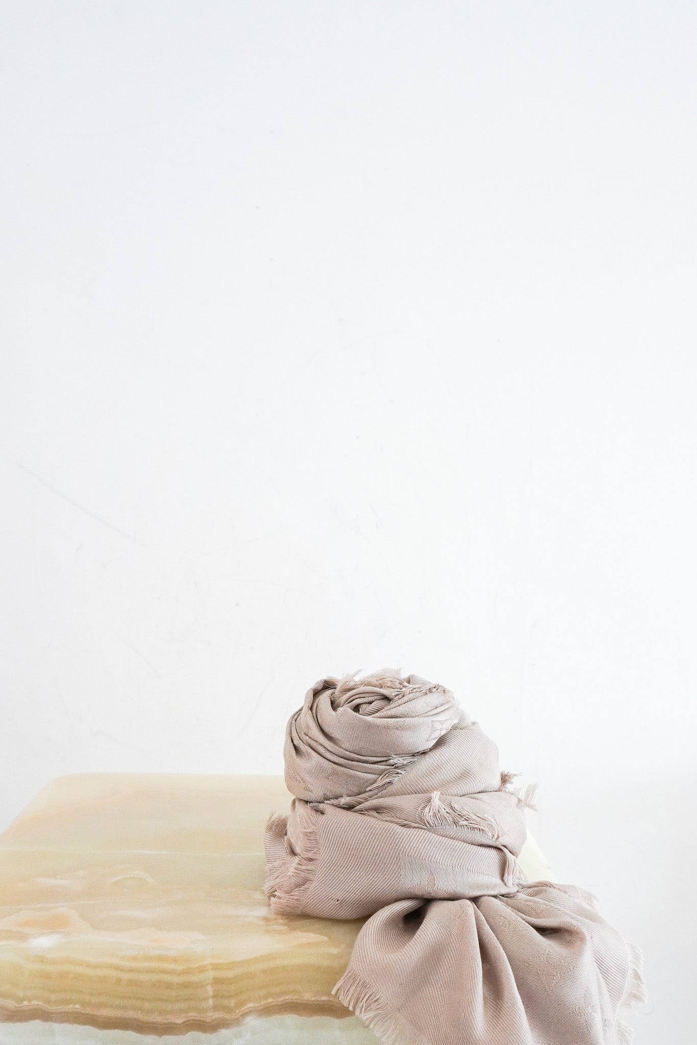 Louis-Vuitton-Grey-Monogram-Shawl-2-front-picture-chelsea-london