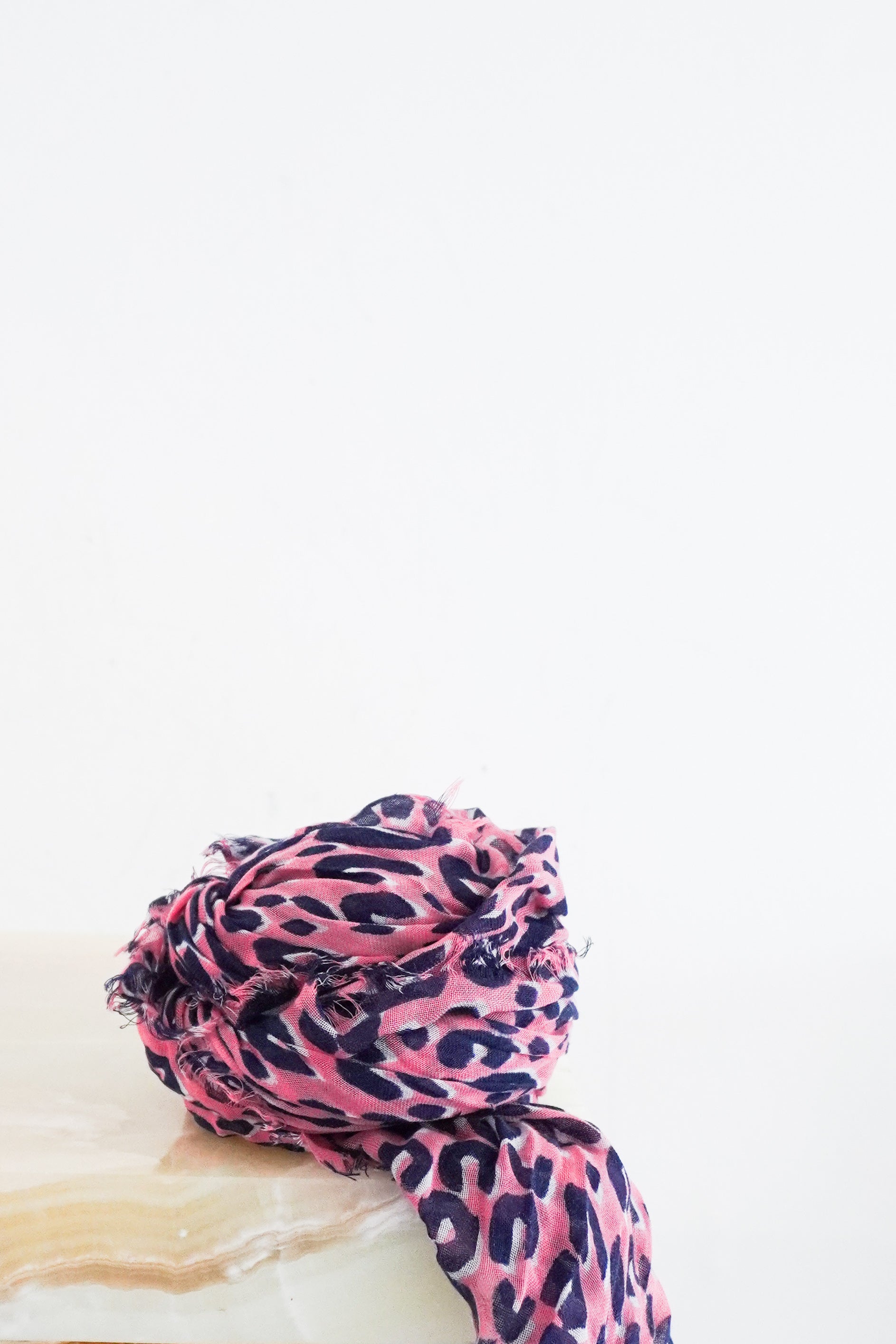 Louis-Vuitton-Pink-Sprouse-Leopard-Scarf-front-picture-Chelsea-London