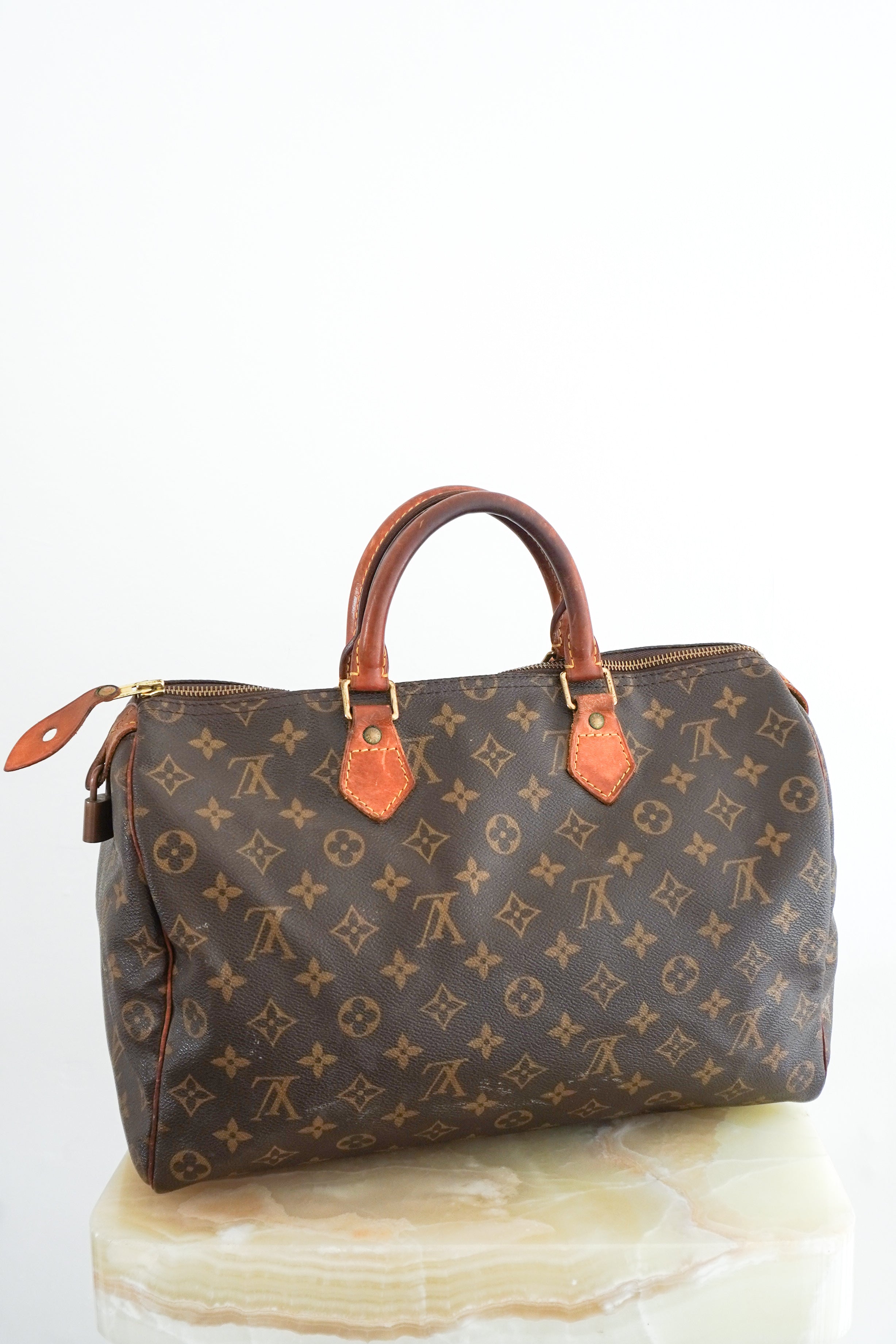 Vuitton-Monogram-Speedy-35-Bag-front-picture