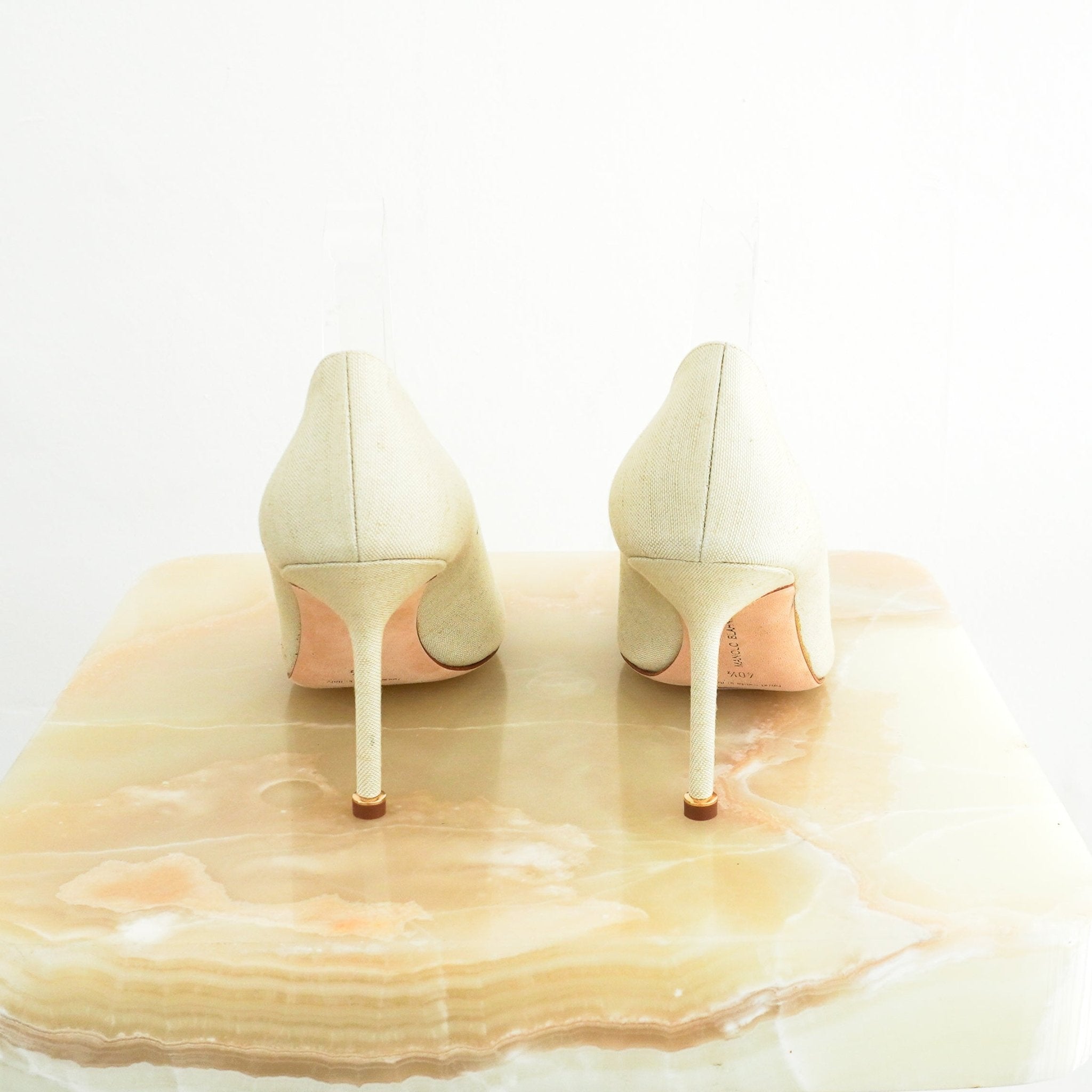 NEW Manolo Blahnik Linen Pearlised Hangisi Pumps RRP £1000 | Authentic Preloved - Reloved Again