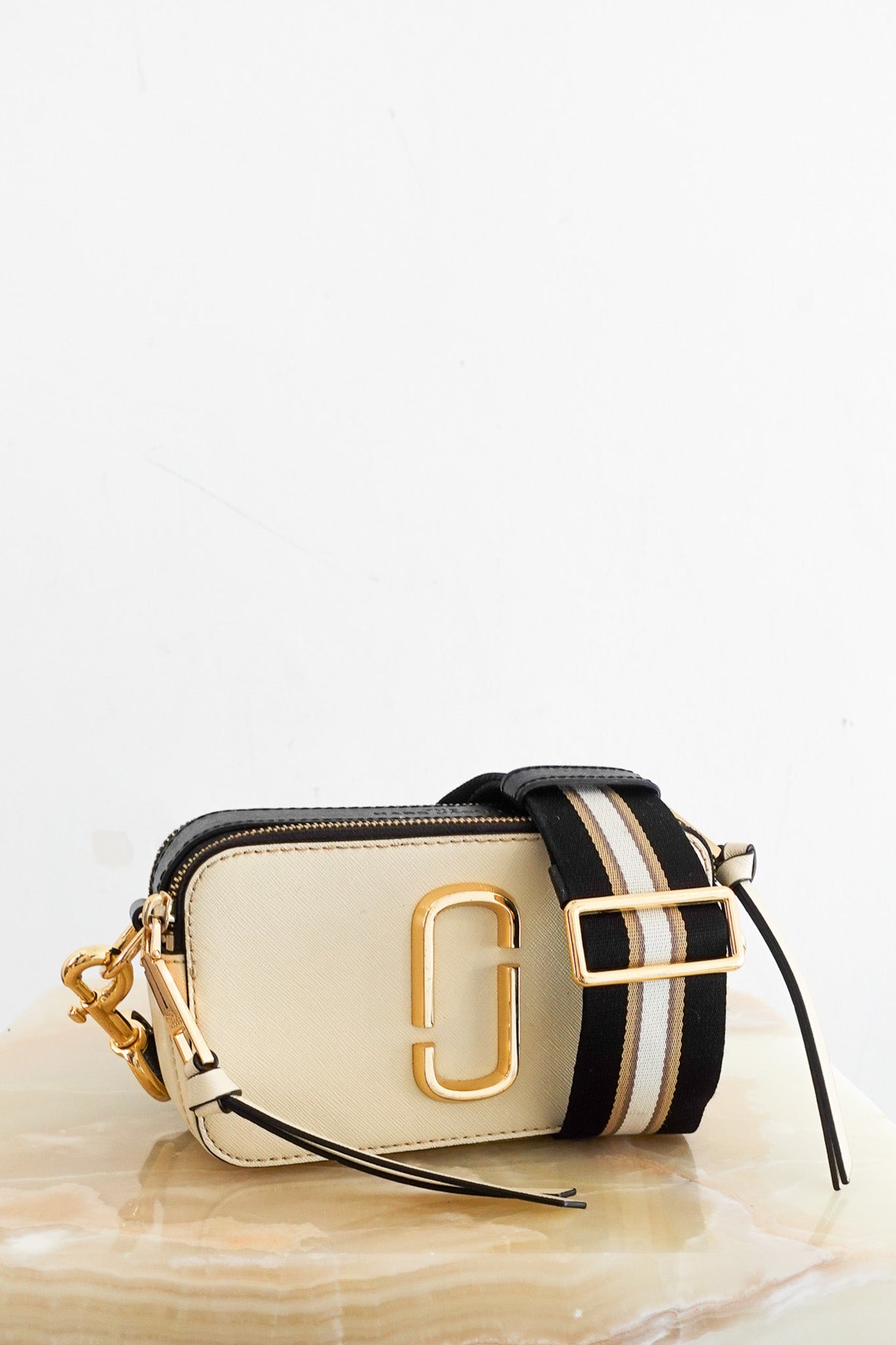 Marc-Jacobs-Snapshot-Crossbody-Bag–firstphoto