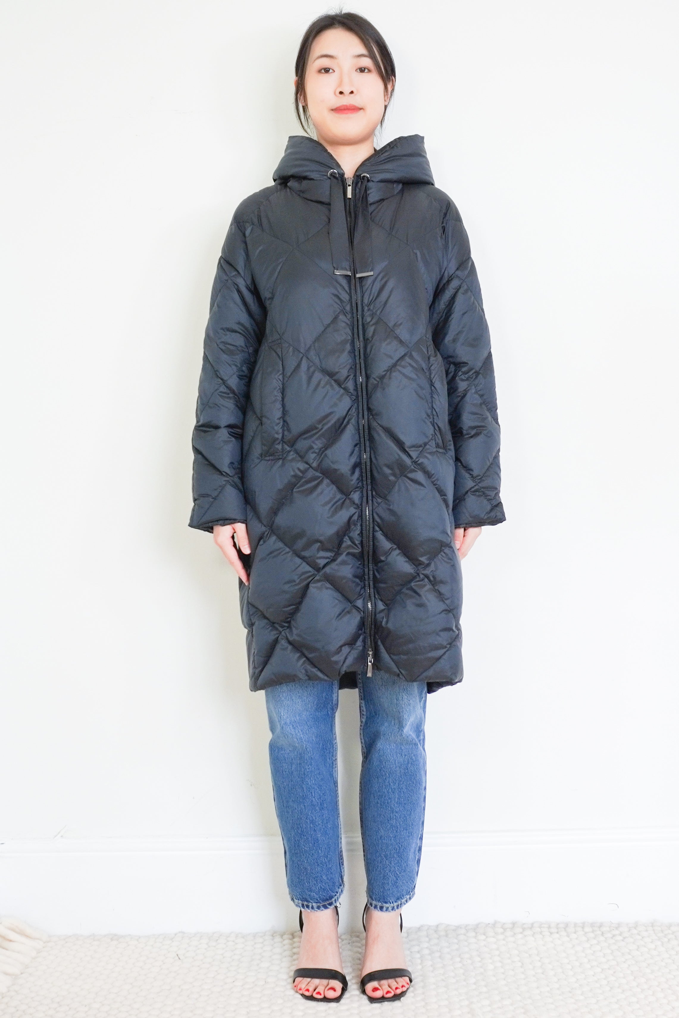 Max-Mara-The-Cube-Blue-Puffer-Coat-front-picture-Chelsea-London