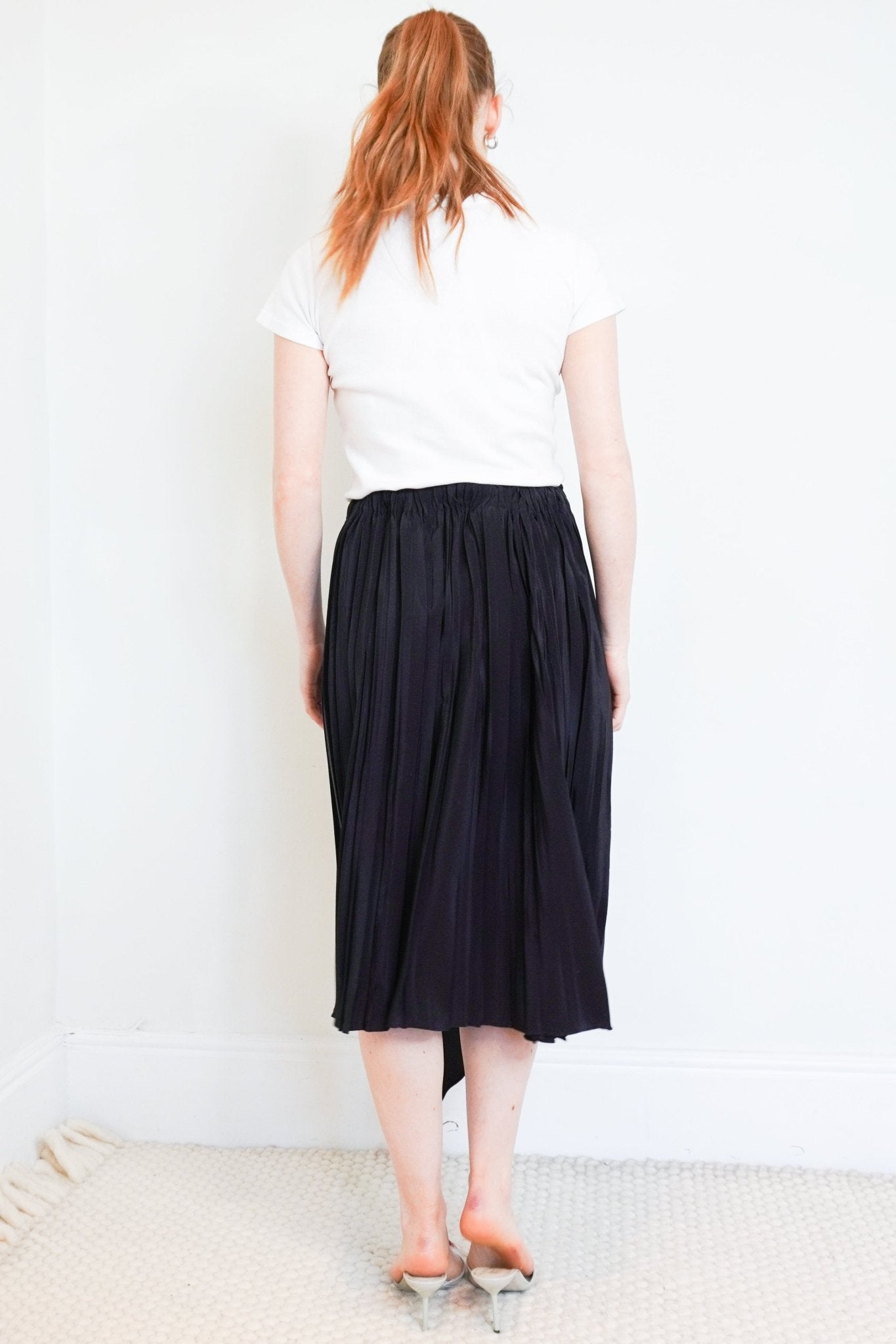 Miu Miu Pleated Midi Skirt in Navy RRP £2000 | Authentic Preloved - Reloved Again