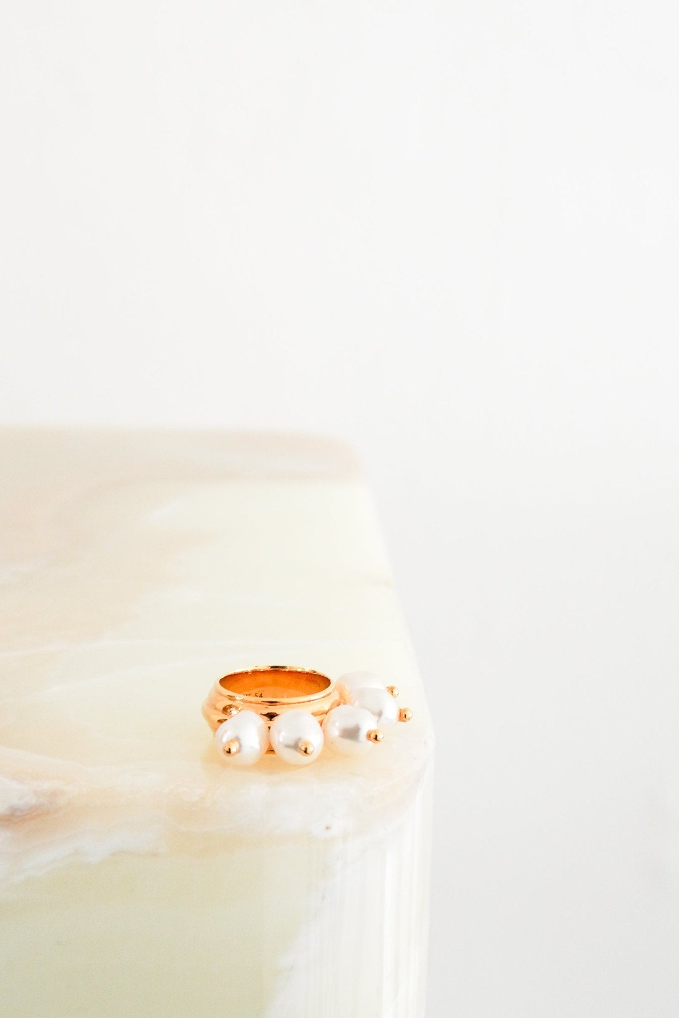 Mulberry Pearl Ring in Gold Plated Metal (RRP £150) | Authentic Preloved FINAL SALE - Reloved Again