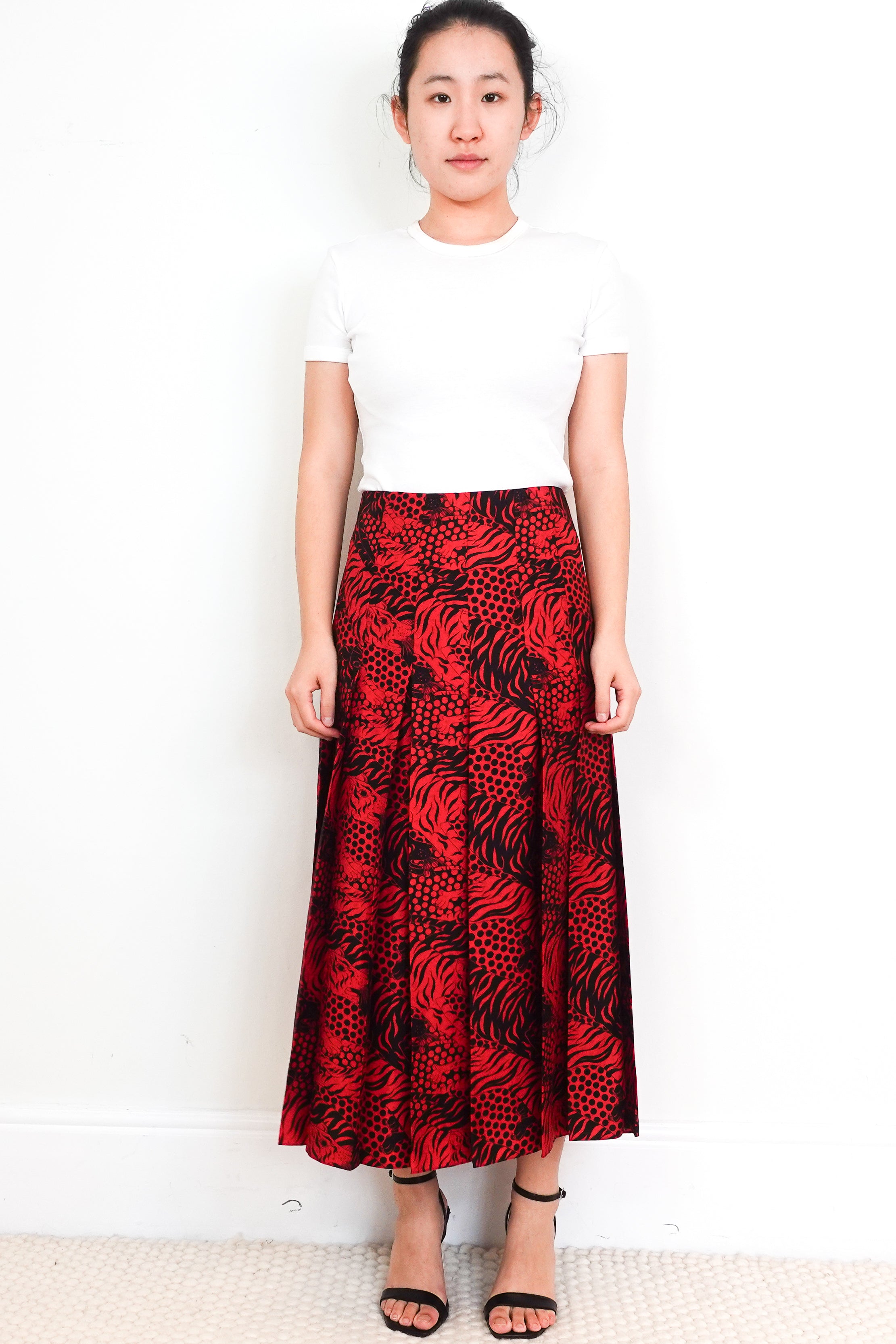 NEW-Gucci-Silk-Pleated-Skirt-Authentic-Preloved-front-picture-chelsea-london