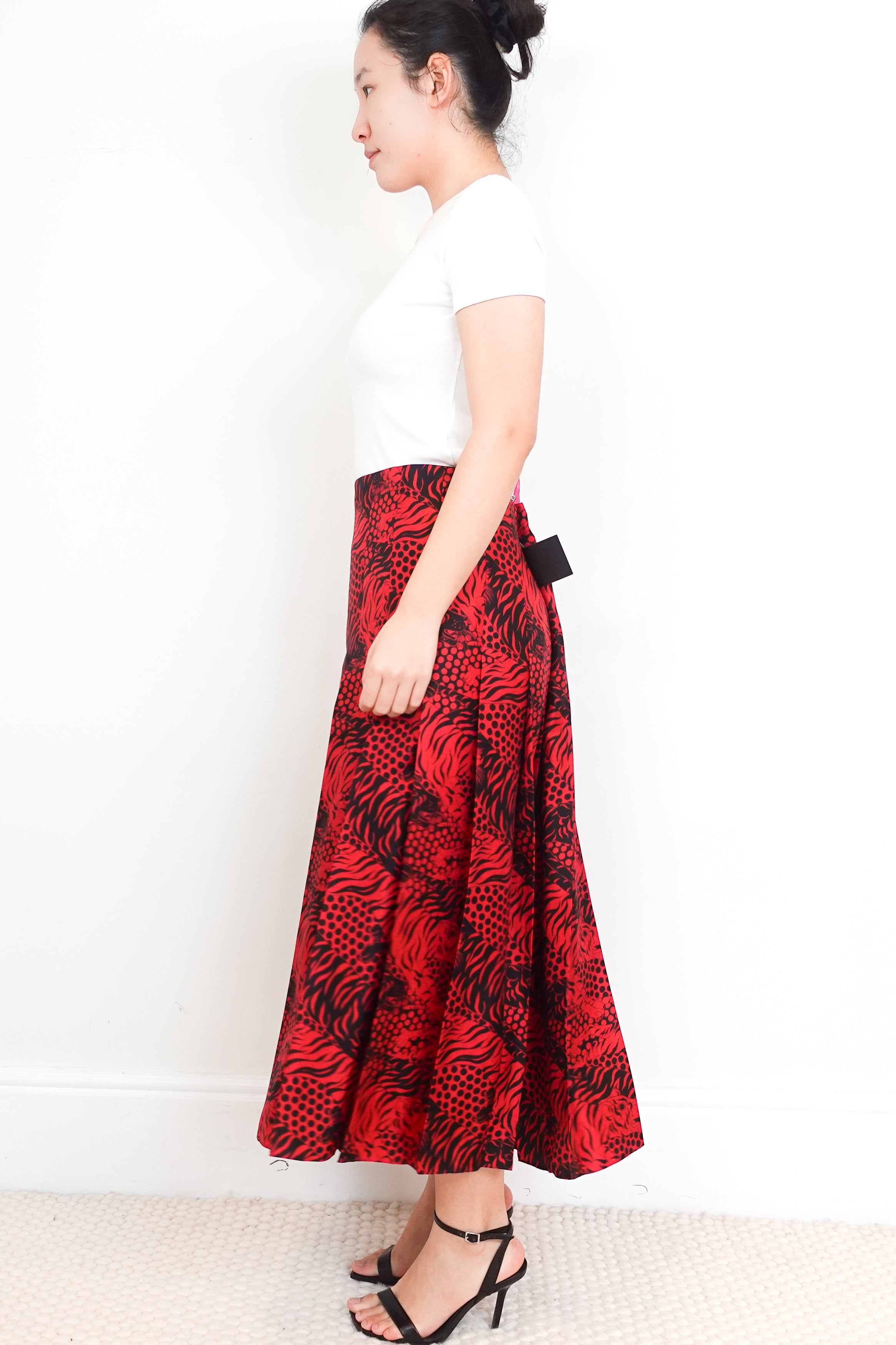 NEW-Gucci-Silk-Pleated-Skirt-Authentic-Preloved-side-picture-chelsea-london