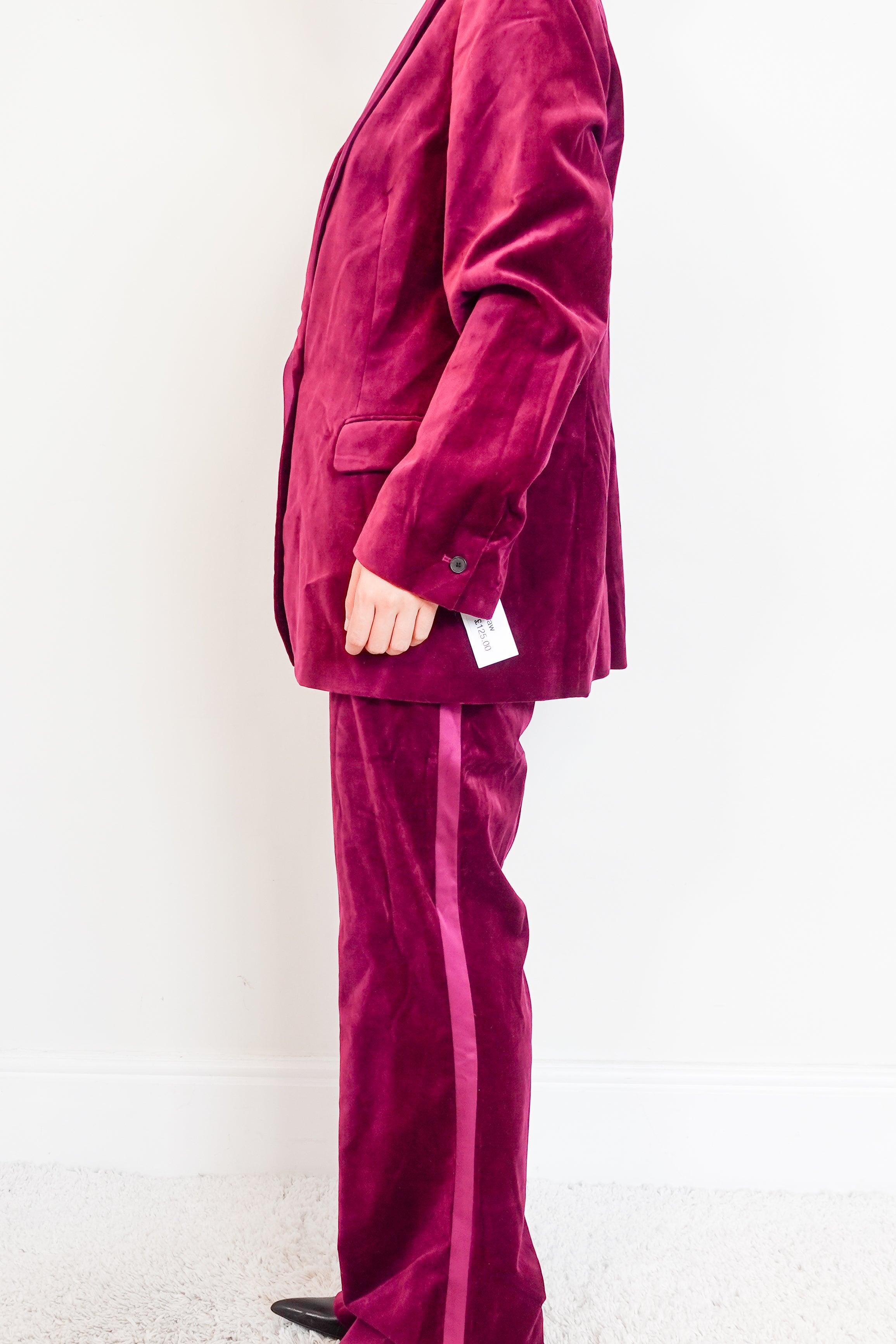 NEW-Jigsaw-velvet-purple-suit-set-side-picture
