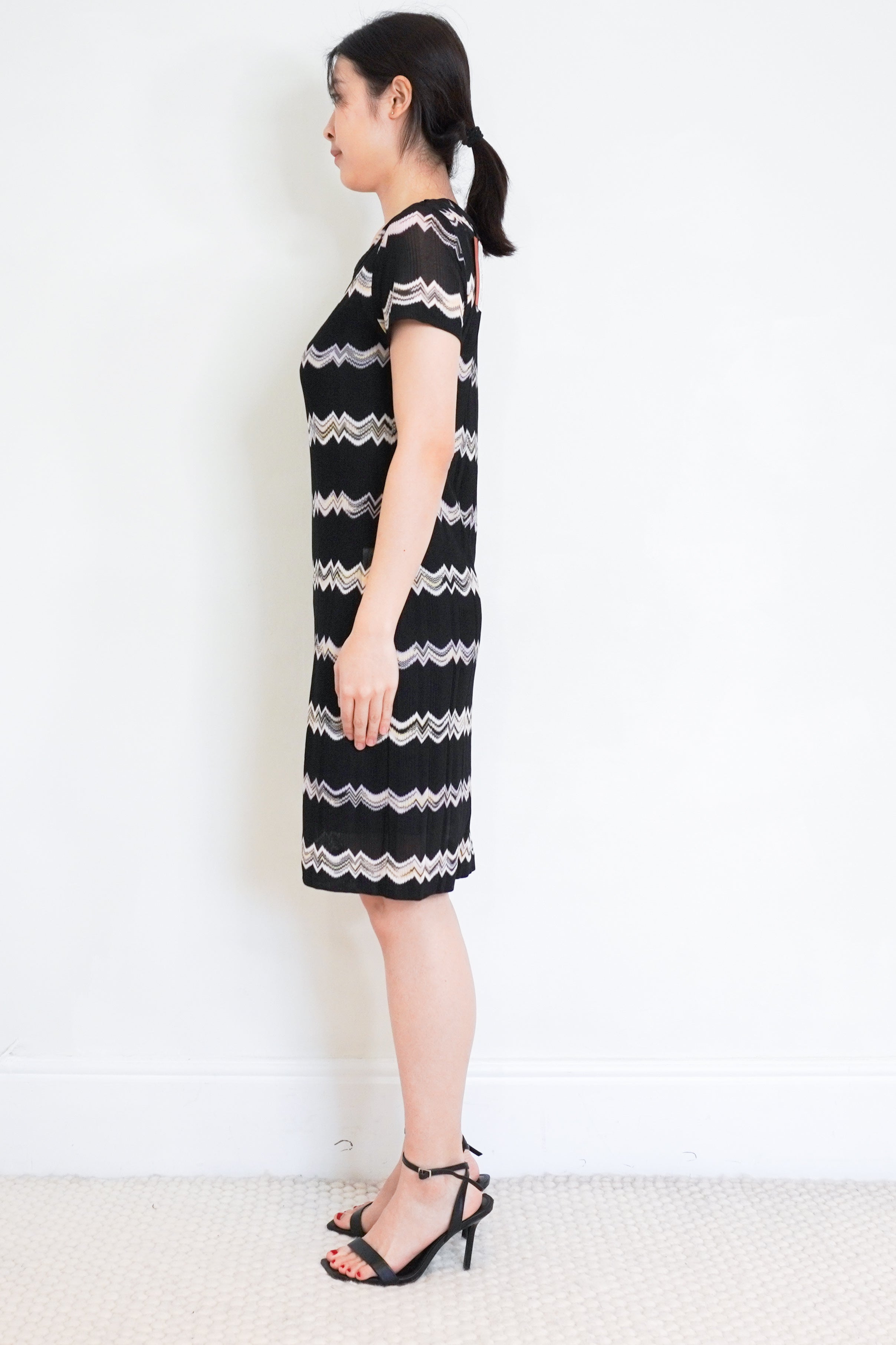 NEW-Missoni-Black-Zigzag-Short-Sleeve-Dress-side-picture-Chelsea-London