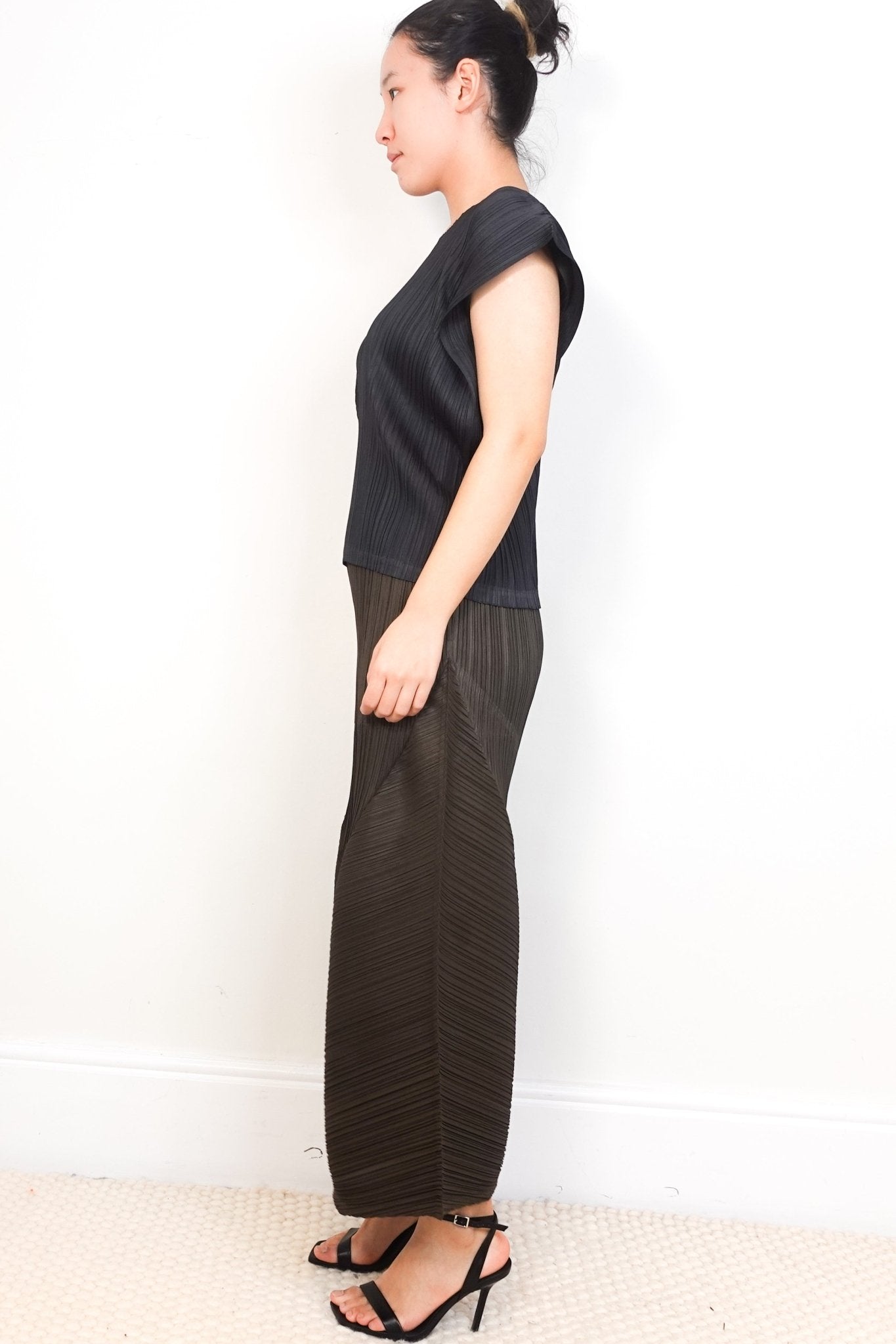 CURRENT SEASON Pleats Please Issey Miyake Black T-Shirt RRP £250 | Authentic Preloved - Reloved Again
