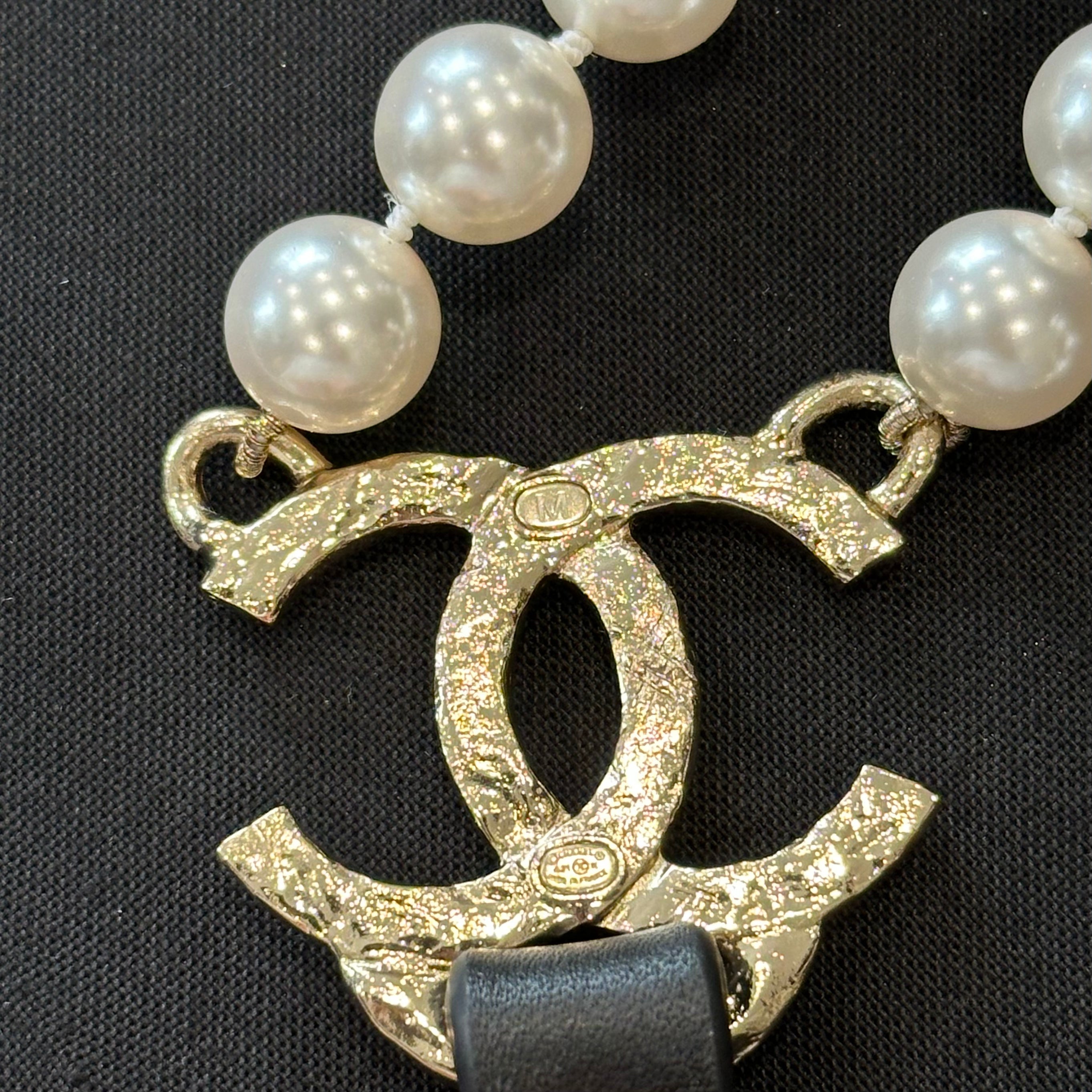 RARE-Chanel-Coco-Mark-Calfskin-and-Faux-Pearl-Suspenders-back-picture