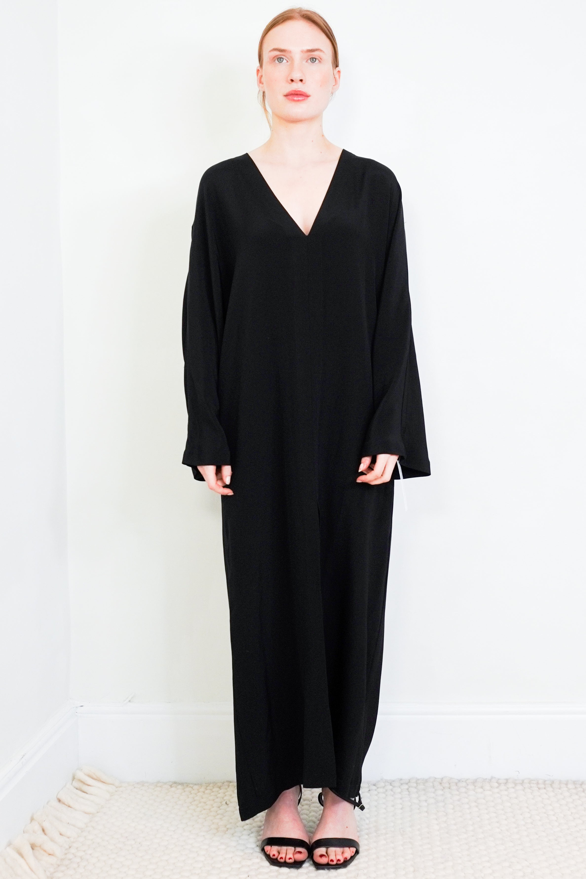 Raey-Black-Light-weight-V-Neck-Dress-Front-Picture-Chelsea-London