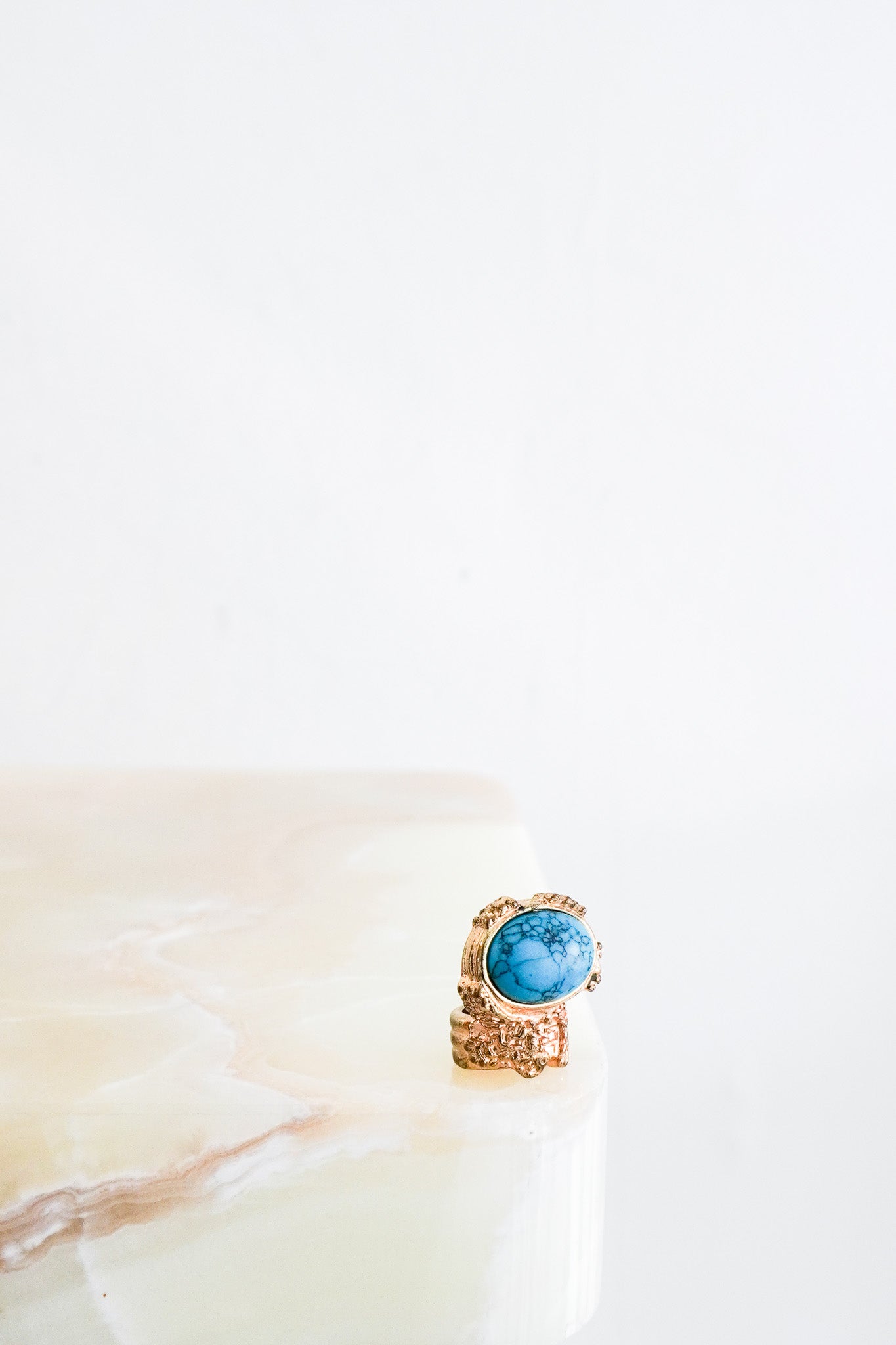 Saint-Laurent-Vintage-Arty-Ring-in-Gold-front-picture