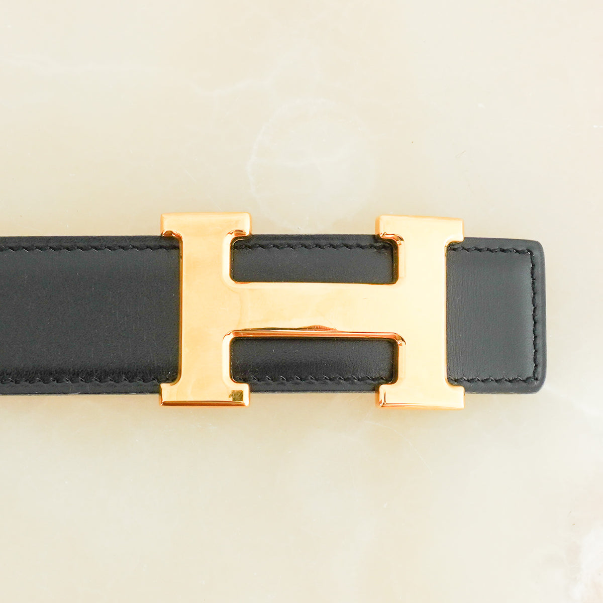 Side Hermès H Belt with Box Buckle and Reversible Leather Strap