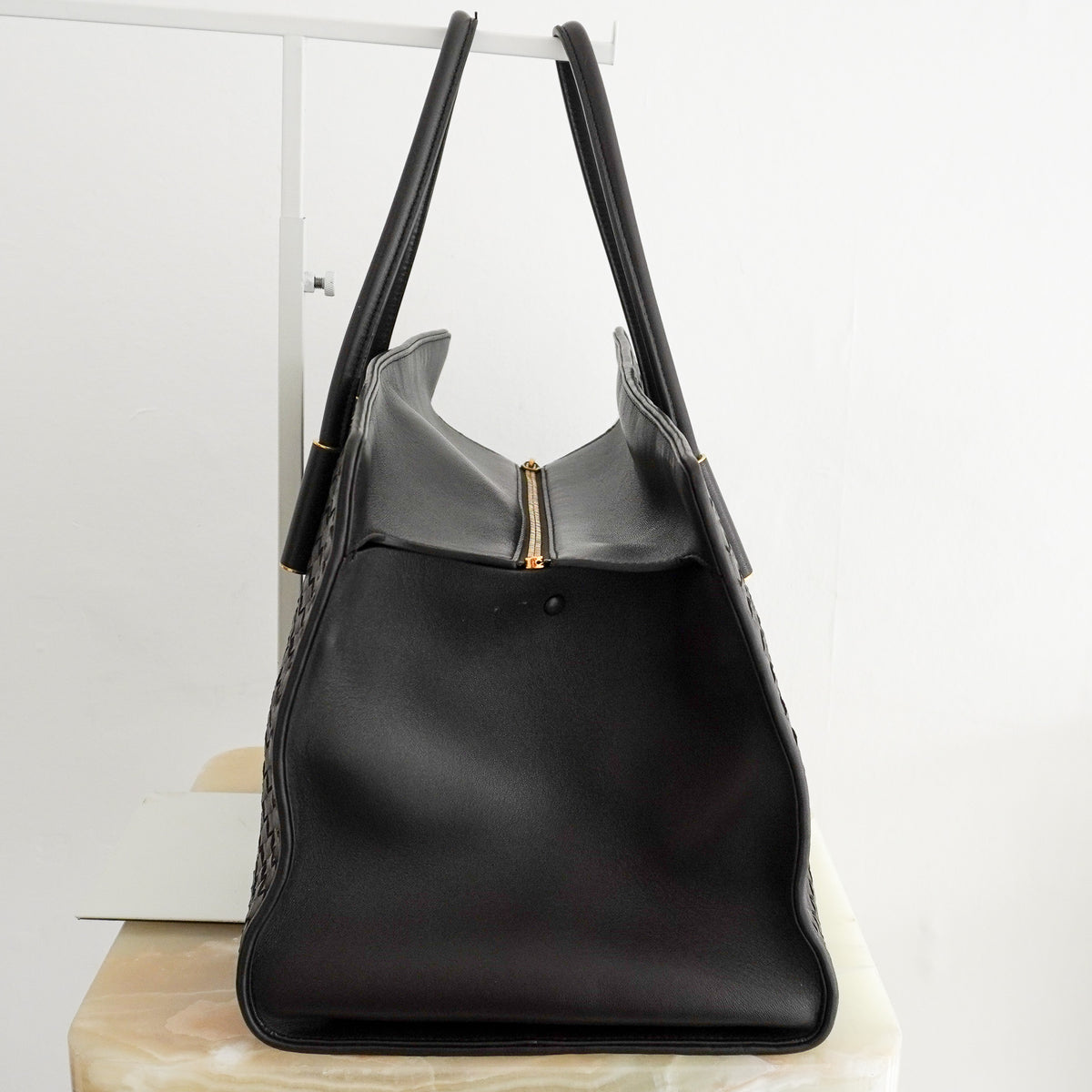 Side Image: Bottega Veneta Barbara Tote in Espresso 