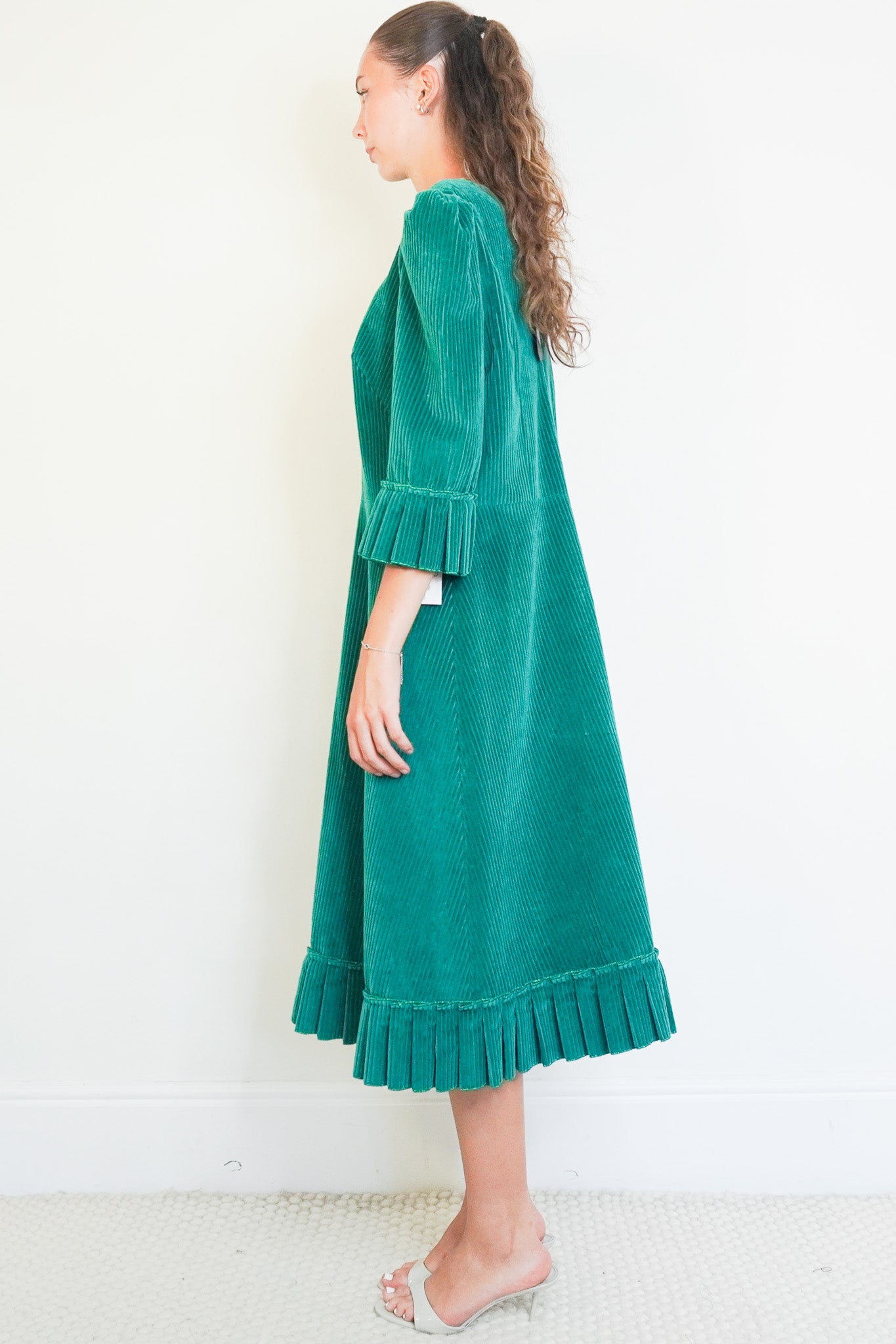 Side image The Vampire’s Wife Jumbo Cord Dress in Emerald