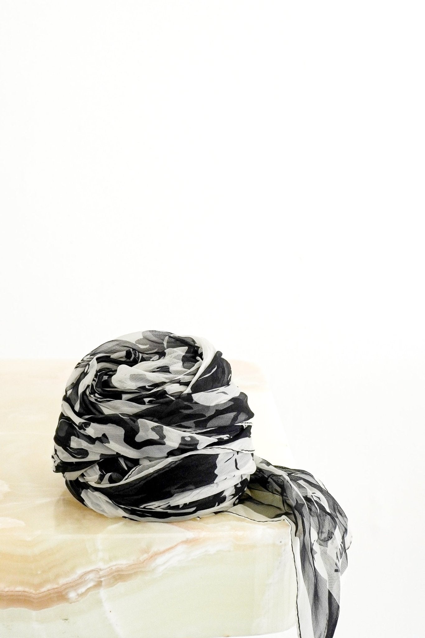 Stella McCartney Black & White Equestrian Horse Print Scarf (RRP £275) | Authentic Preloved FINAL SALE - Reloved Again
