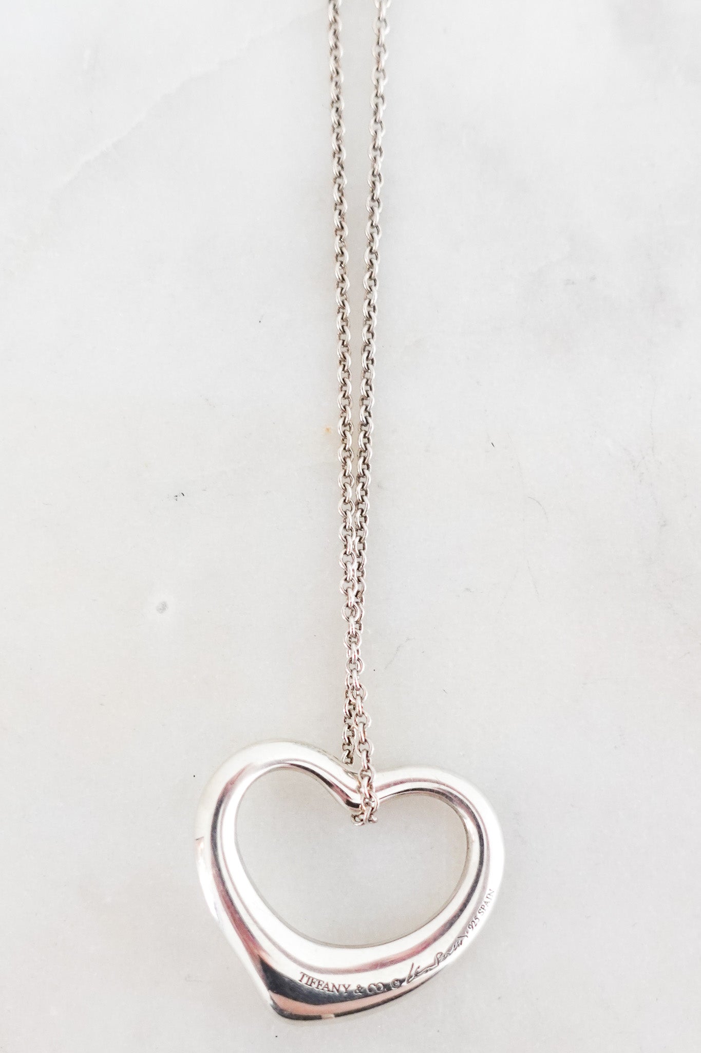 Tiffany-&-CO-Open-Heart-Necklace-Silver-Large-close-up-photo