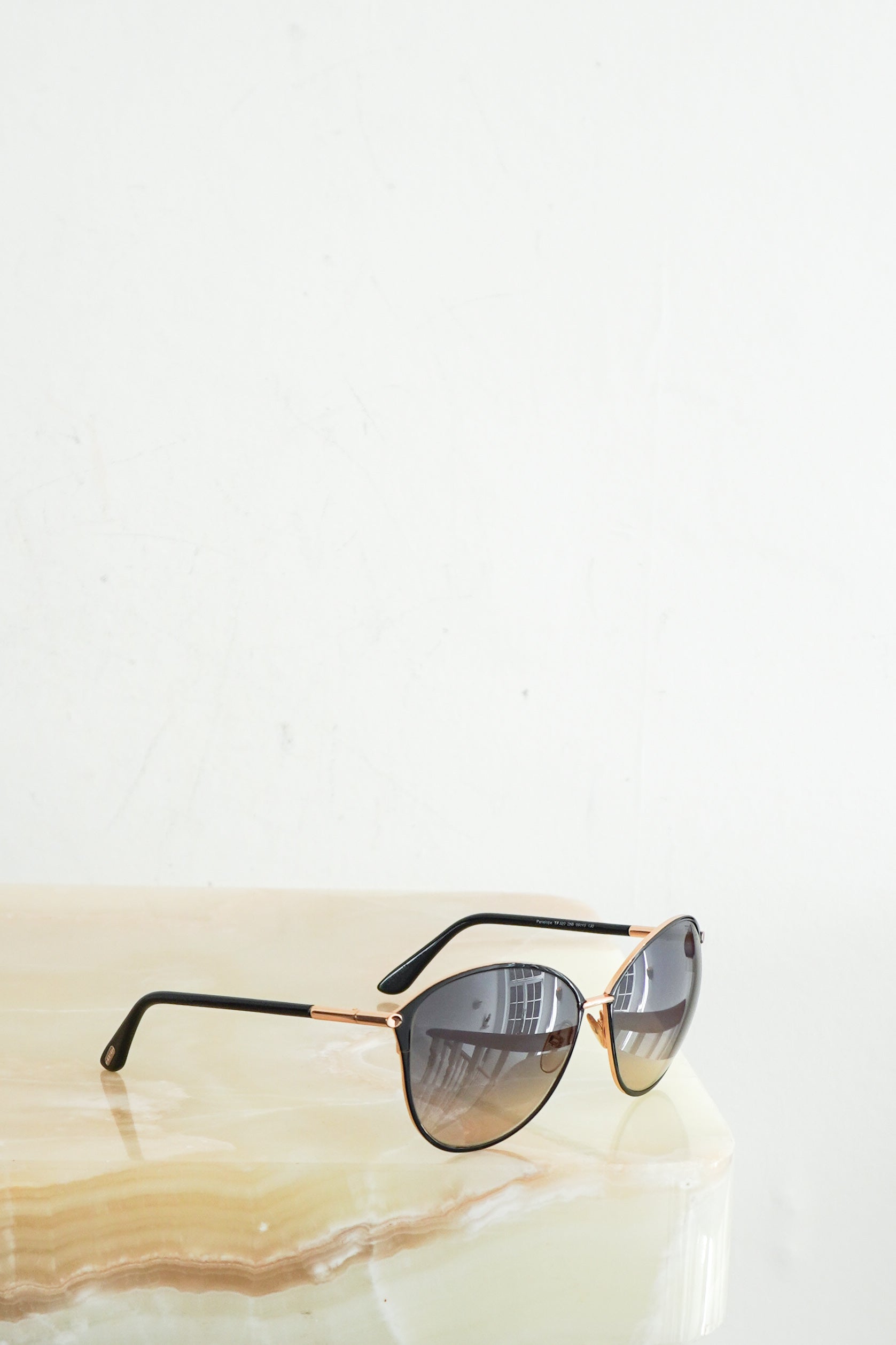 Tom-Ford-Penelope-Cat-Eye-Sunglasses-front-picture-Chelsea-London