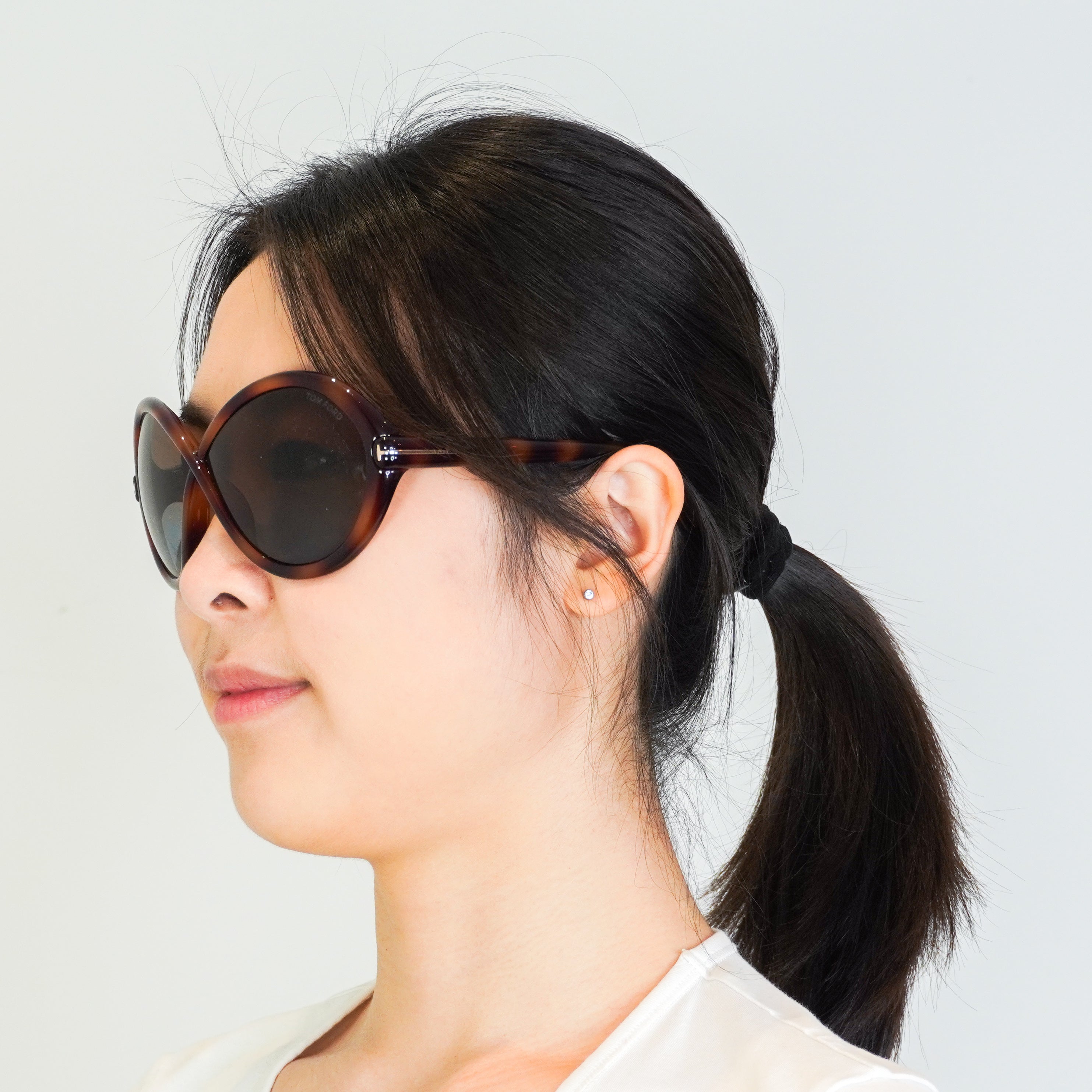 Tom-ford-tortoise-shell-oversized-sunglasses-authentic-preloved-model-side-picture-Chelsea-london