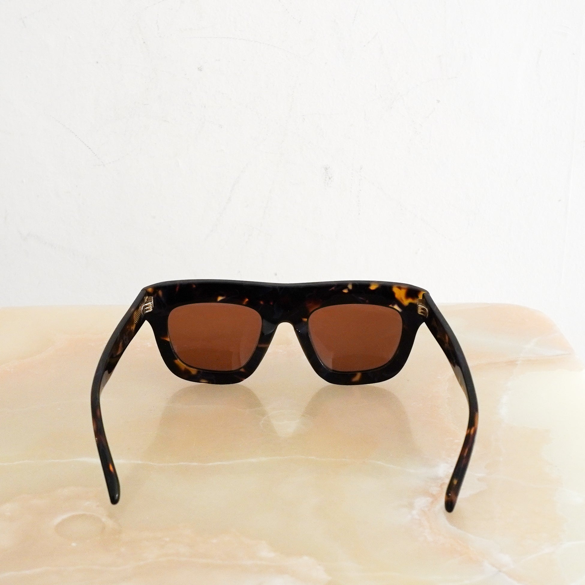 Victoria-Beckham-Tortoiseshell-Sunglasses-back-picture