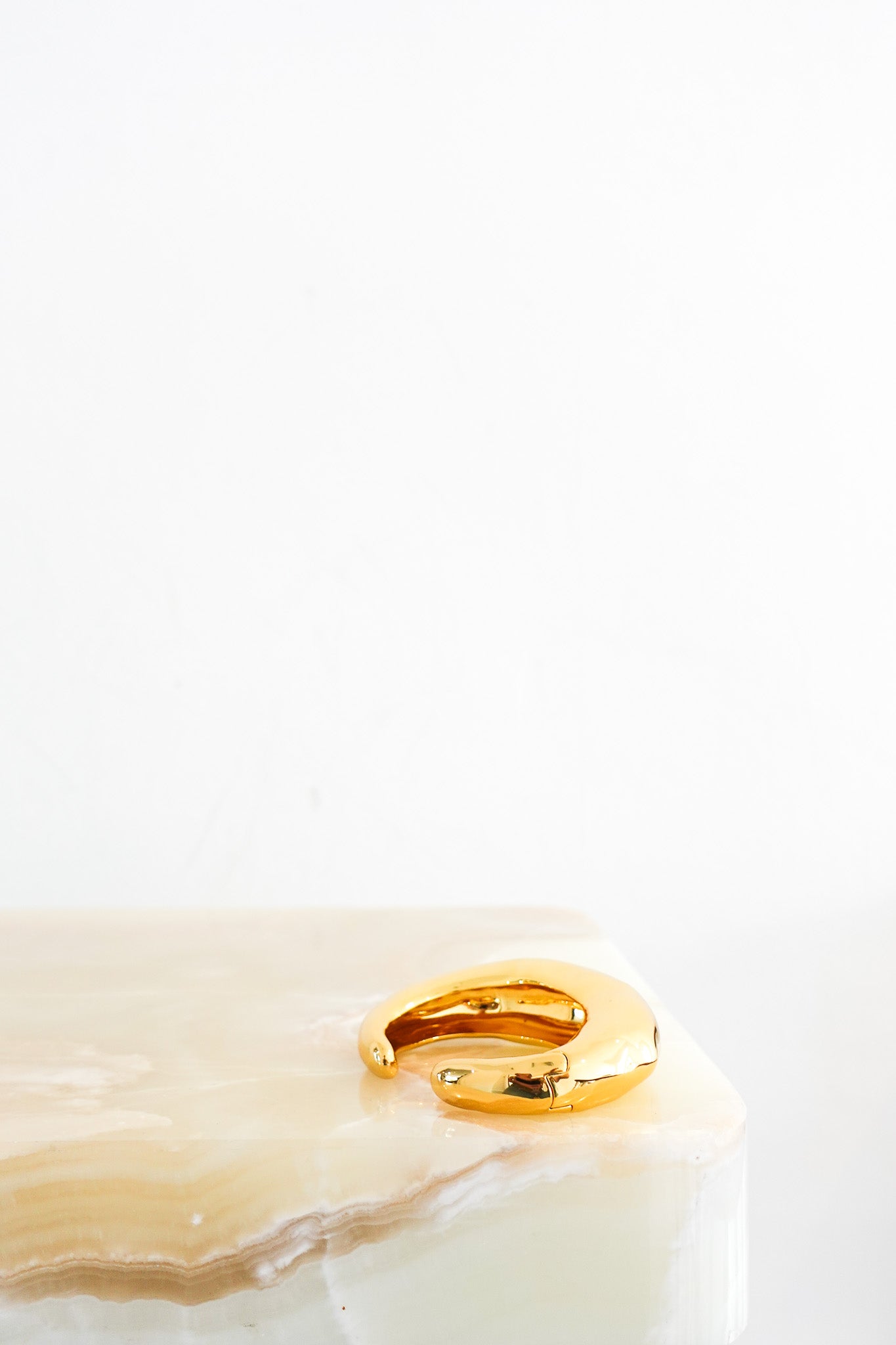 alexis-bittar-molten-hinged-cuff-bracelet-in-gold-cover-picture-chelsea-london