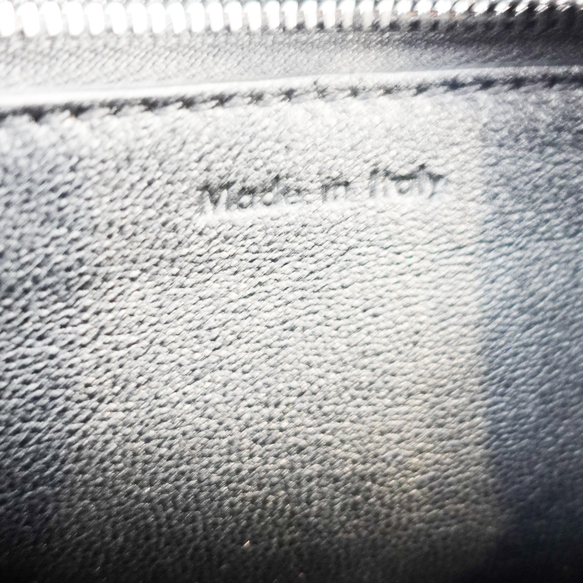celine-medium-edge-bag-in-black-embossing-picture
