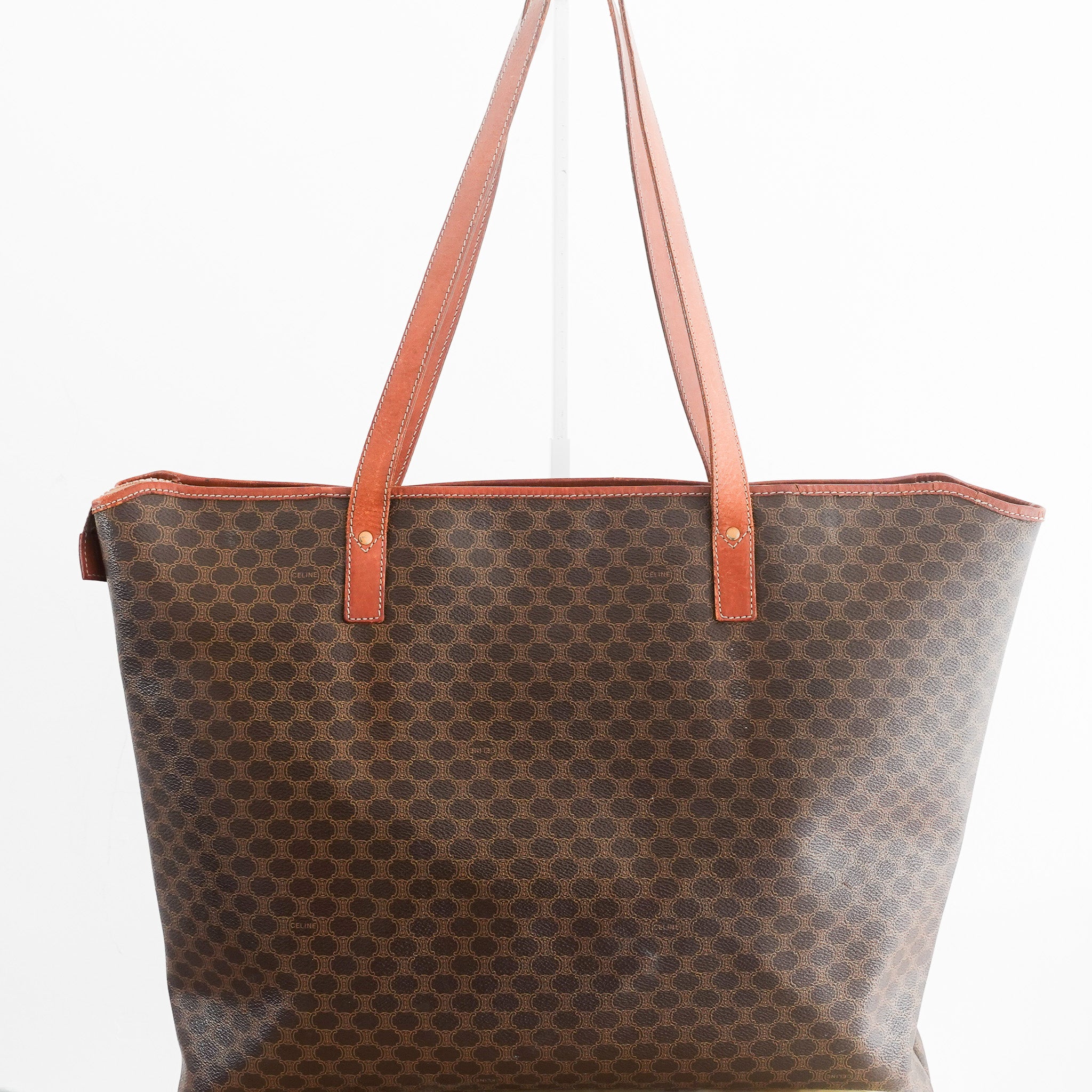 celine-vintage-brown-tote-back-picture