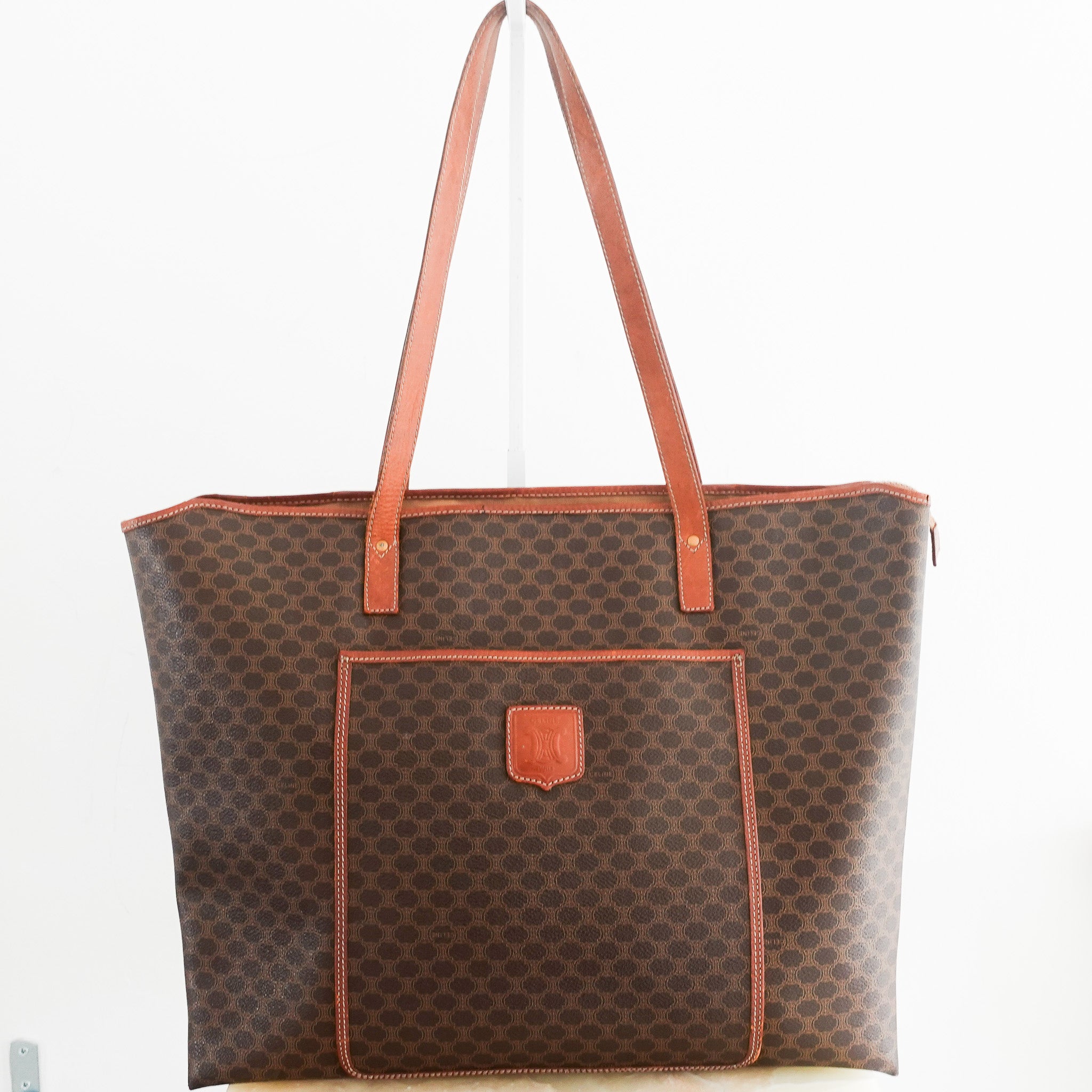 celine-vintage-brown-tote-front-picture