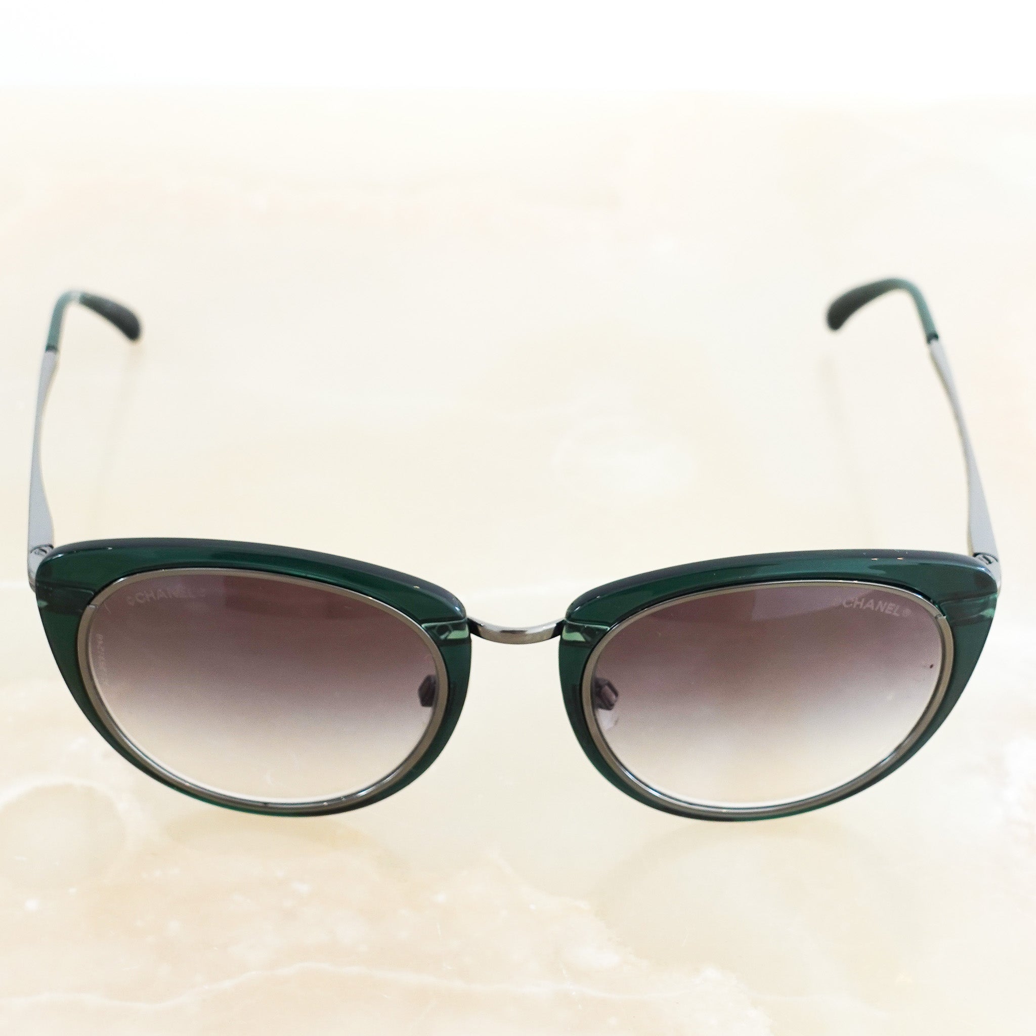 chanel-round-green-sunglasses-cover-picture-chelsea-london