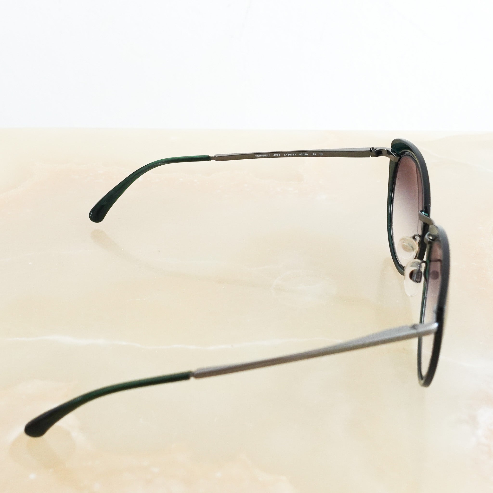 chanel-round-green-sunglasses-cover-picture-chelsea-london