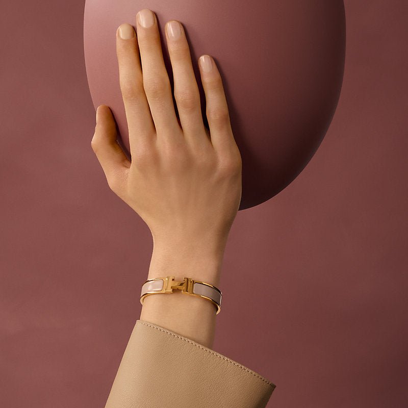 Hermès Clic H Bracelet Gris Etain Enamel & Gold-Plated Hardware RRP £620 | Authentic Preloved FINAL SALE - Reloved Again