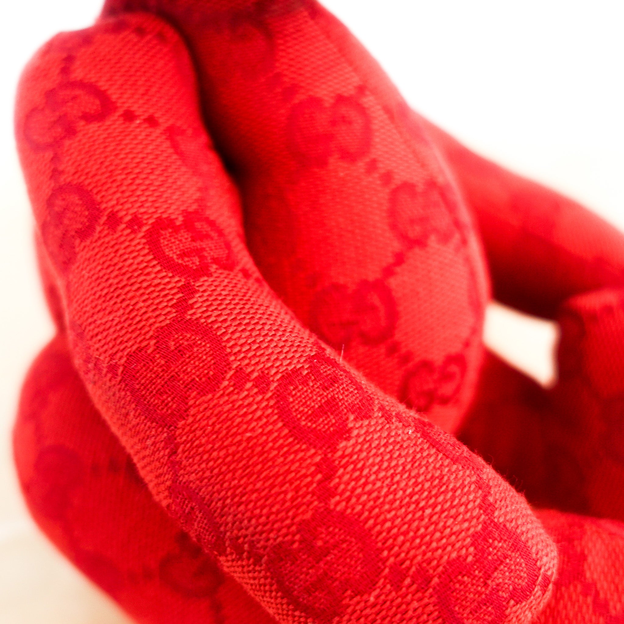 collectors-item-gucci-red-teddy-bear-close-up-picture-chelsea-london