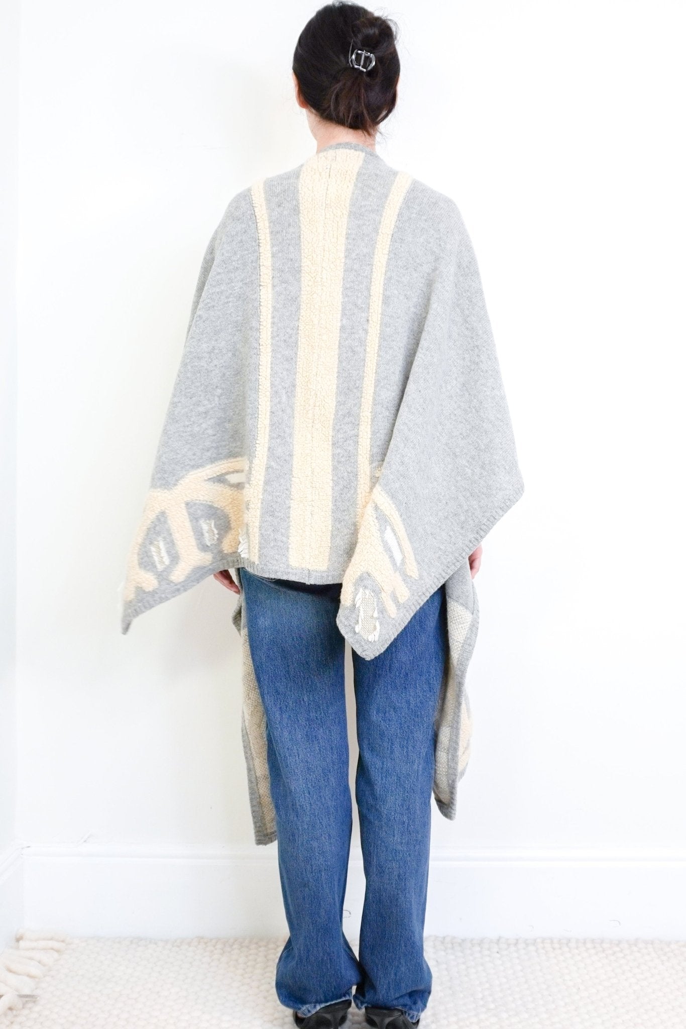 dagmar-grey-and-cream-shawl-authentic-preloved-back-picture-chelsea-London