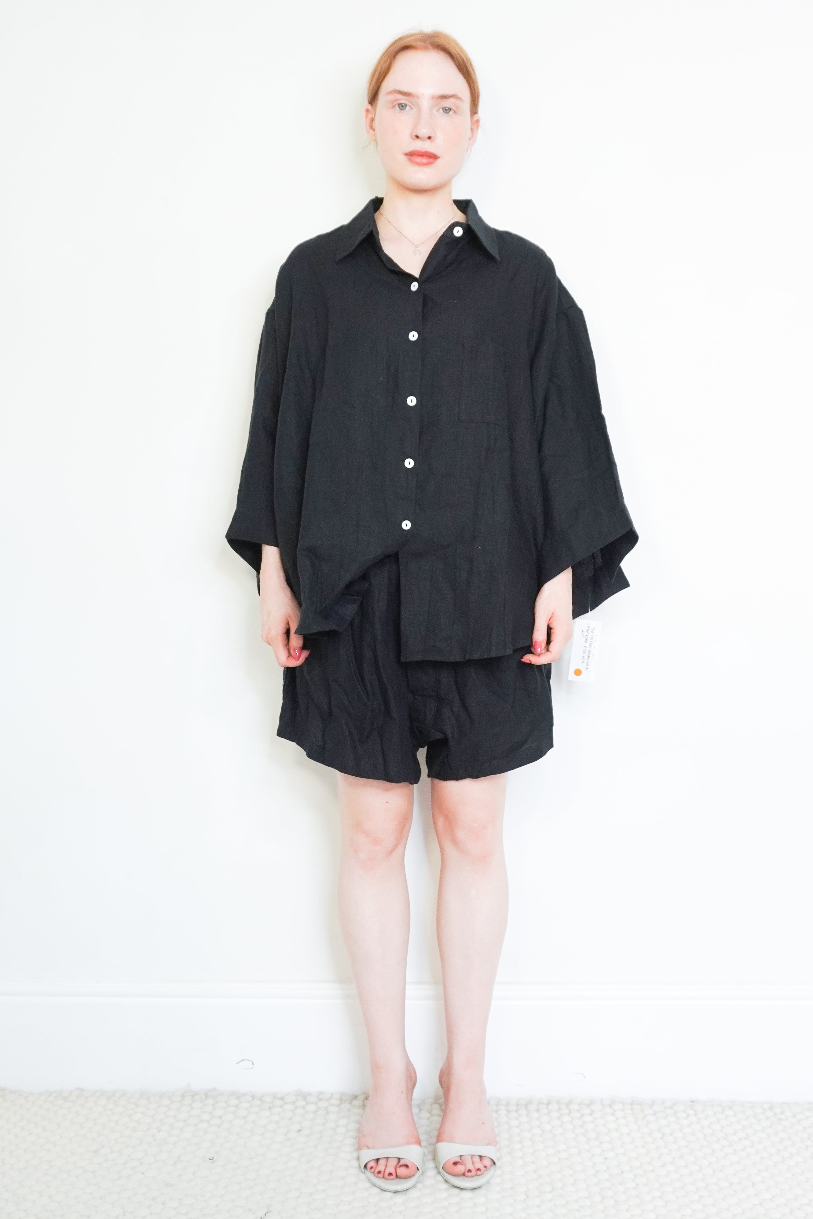 Front image of the Deiji studios Set showing the button fastening