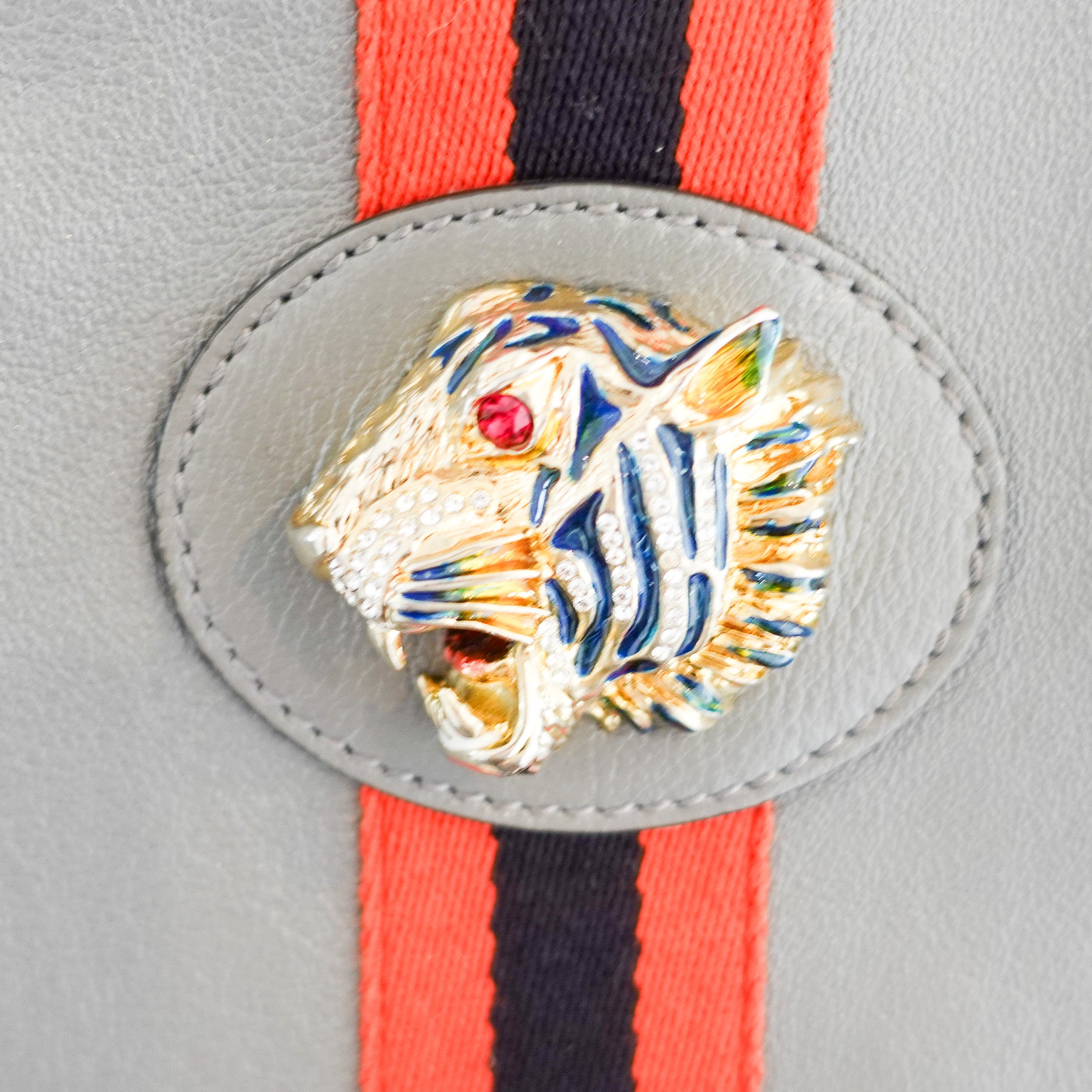 gucci-raja-grey-tote-bag-with-tiger-head-emblem-picture-chelsea-london