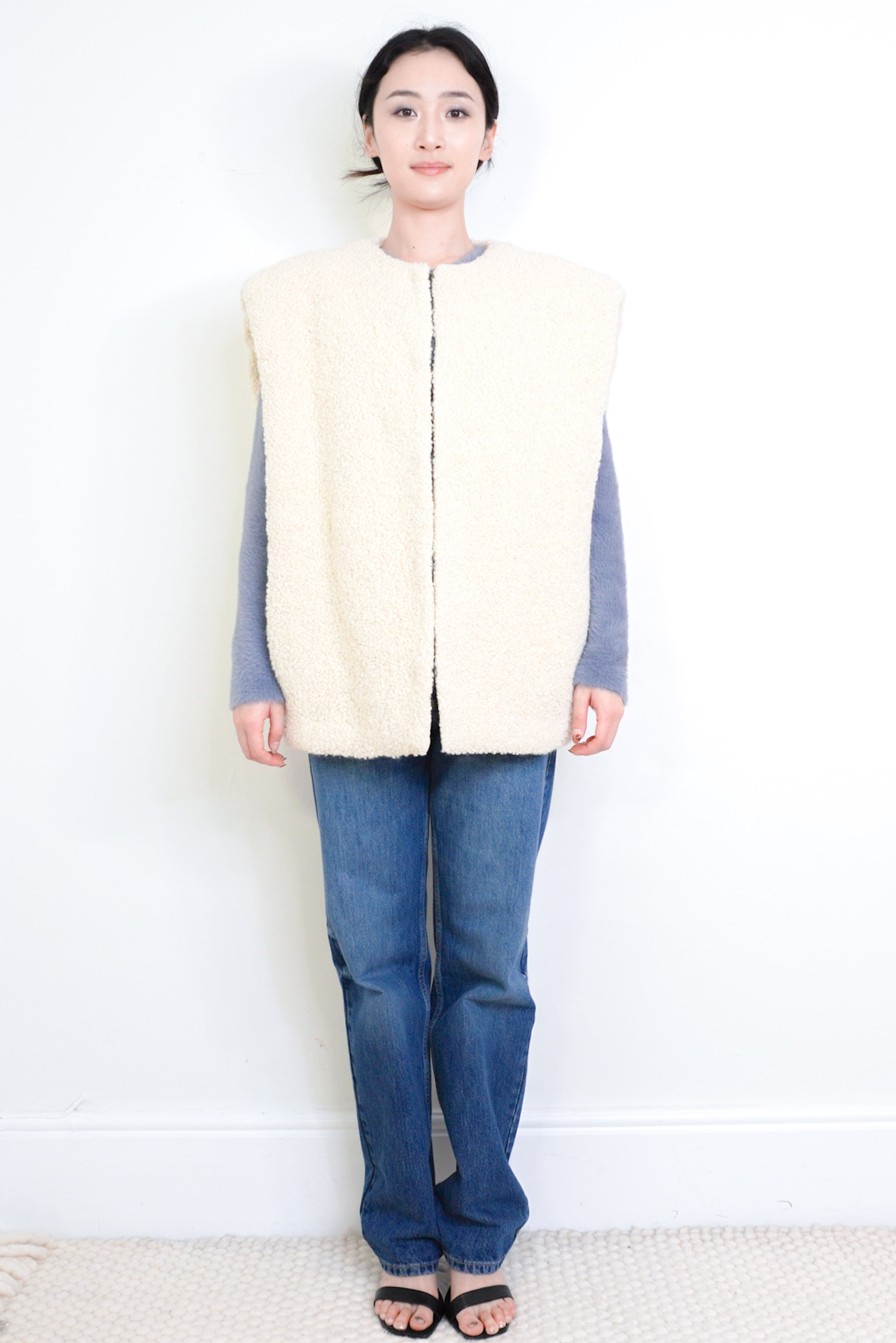 isabel-marant-gwendalia-cream-wool-boucle-boxy-vest-gilet-authentic-preloved-front-picture-Chelsea-London 