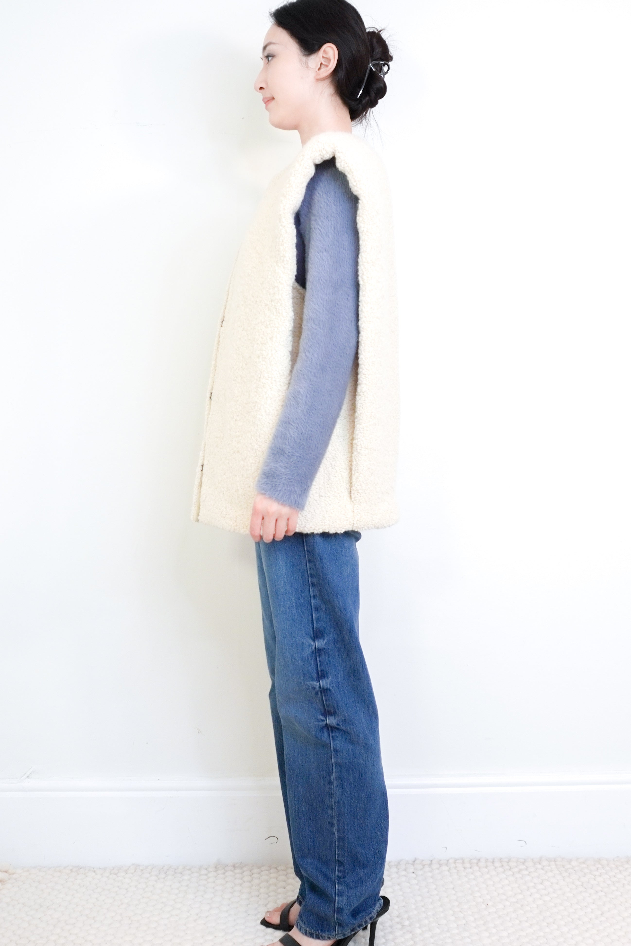 isabel-marant-gwendalia-cream-wool-boucle-boxy-vest-gilet-authentic-preloved-side-picture-Chelsea-London 