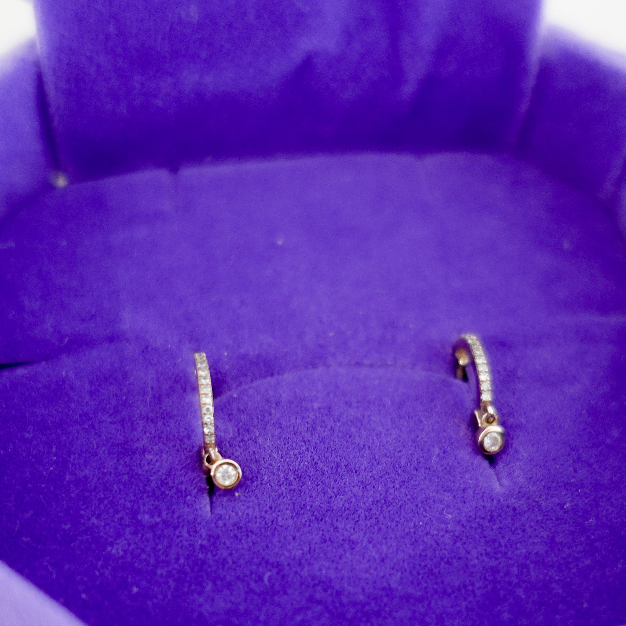 le-diamantaire-creoles-charms-diamond-earrings-close-up-picture-chelsea-london