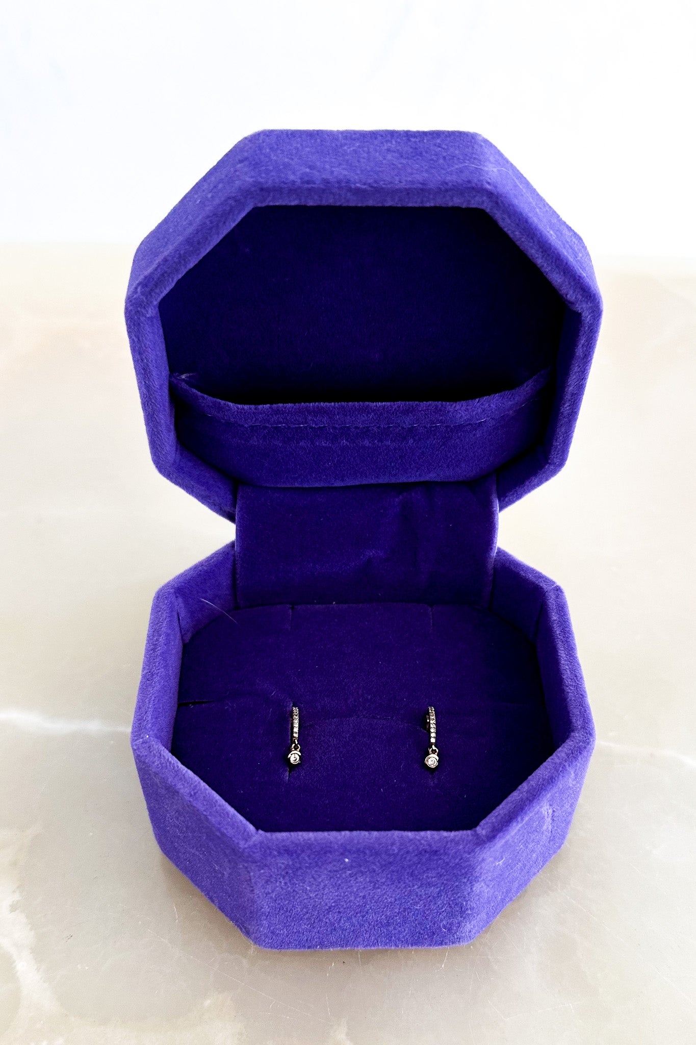 le-diamantaire-creoles-charms-diamond-earrings-cover-picture