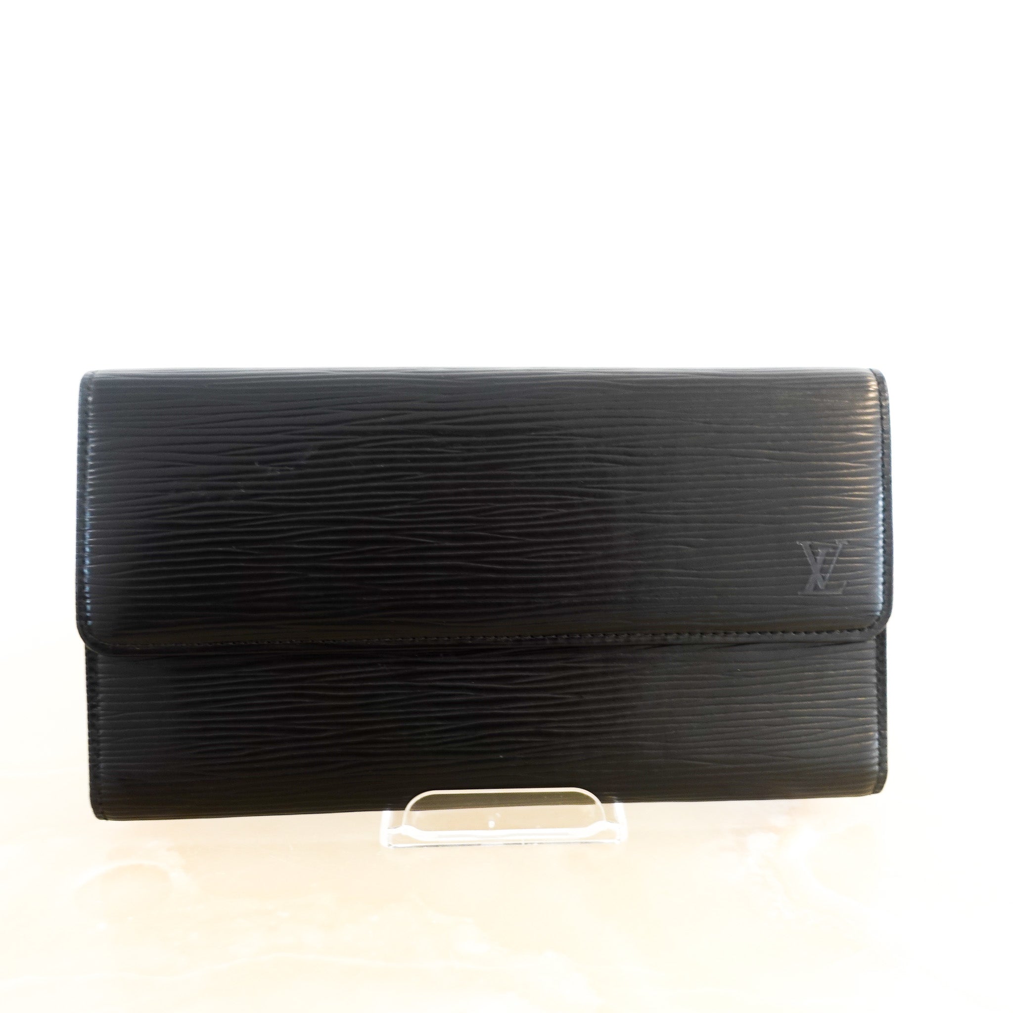 louis-vuitton-epi-sarah-leather-wallet-front-picture-chelsea-london