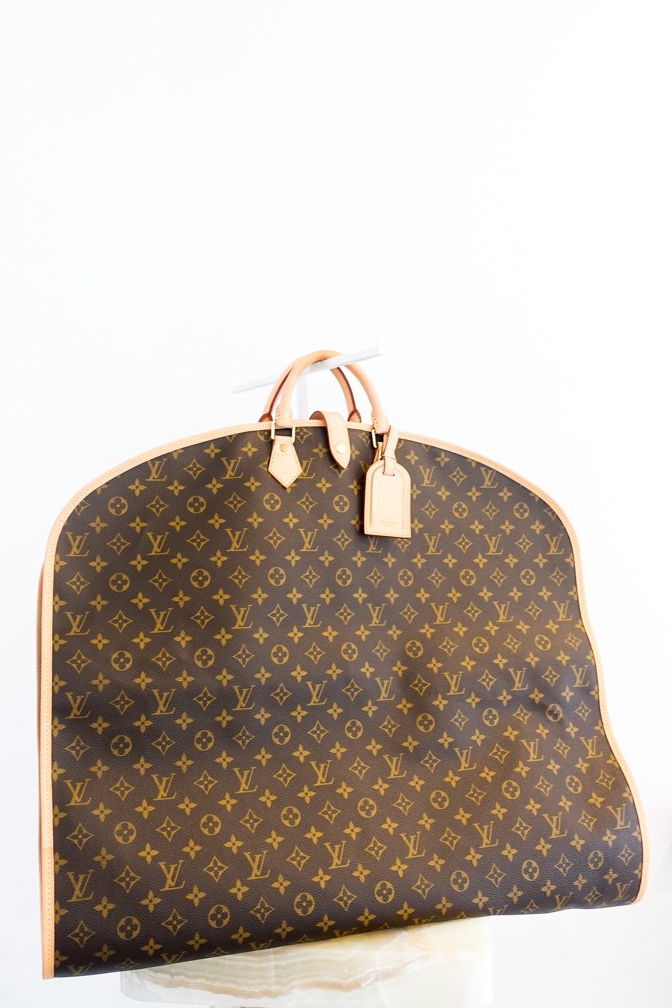 louis-vuitton-leather-suit-carrier-cover-picture-chelsea-london